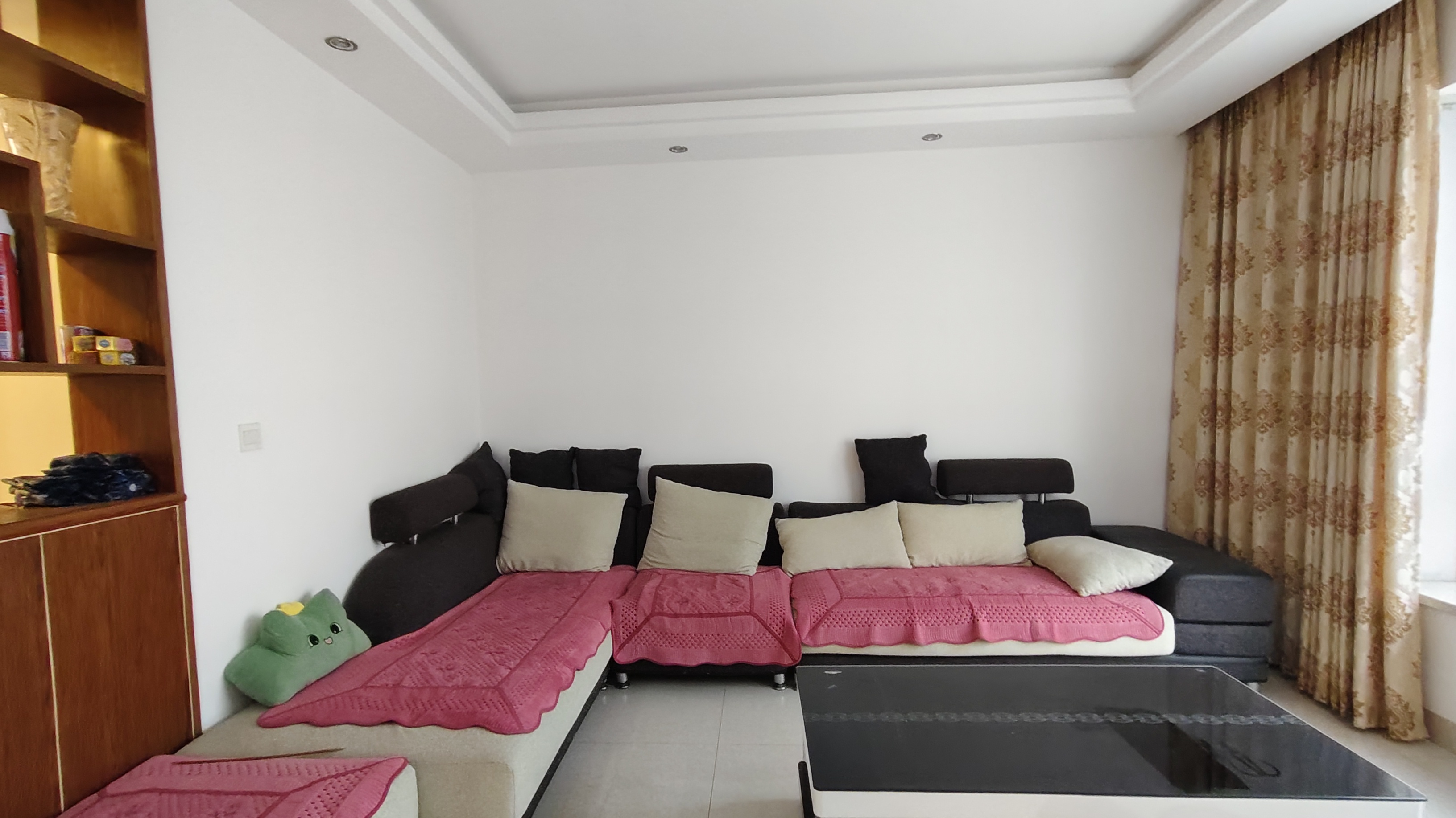 中天国际花园  3室2厅2卫    64.8万 中天国际花园  3室2厅2卫    64.8万客厅