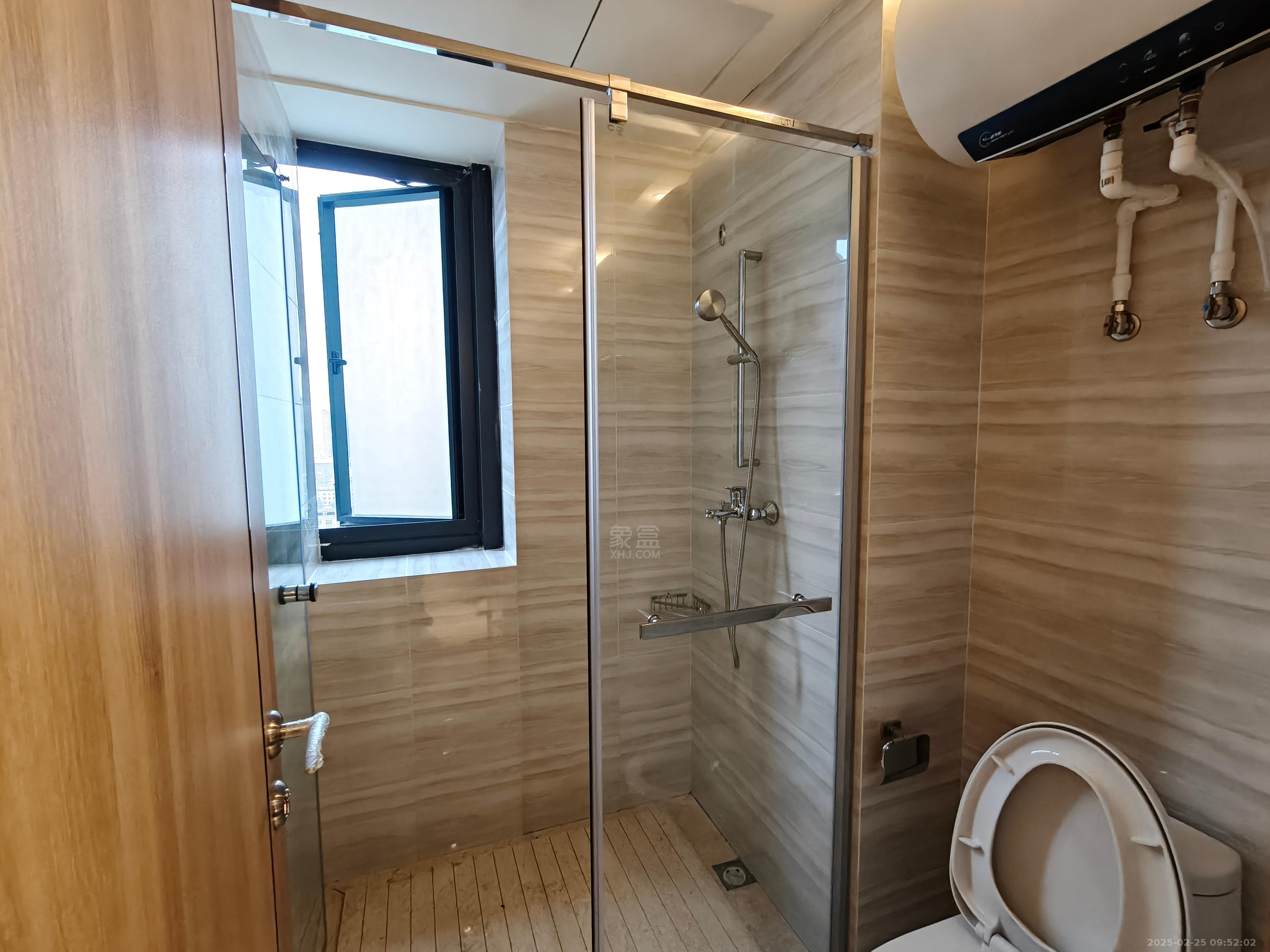 恒大华府 2室1厅1卫 1800.0元/月 恒大华府 2室1厅1卫 1800.0元/月室内图