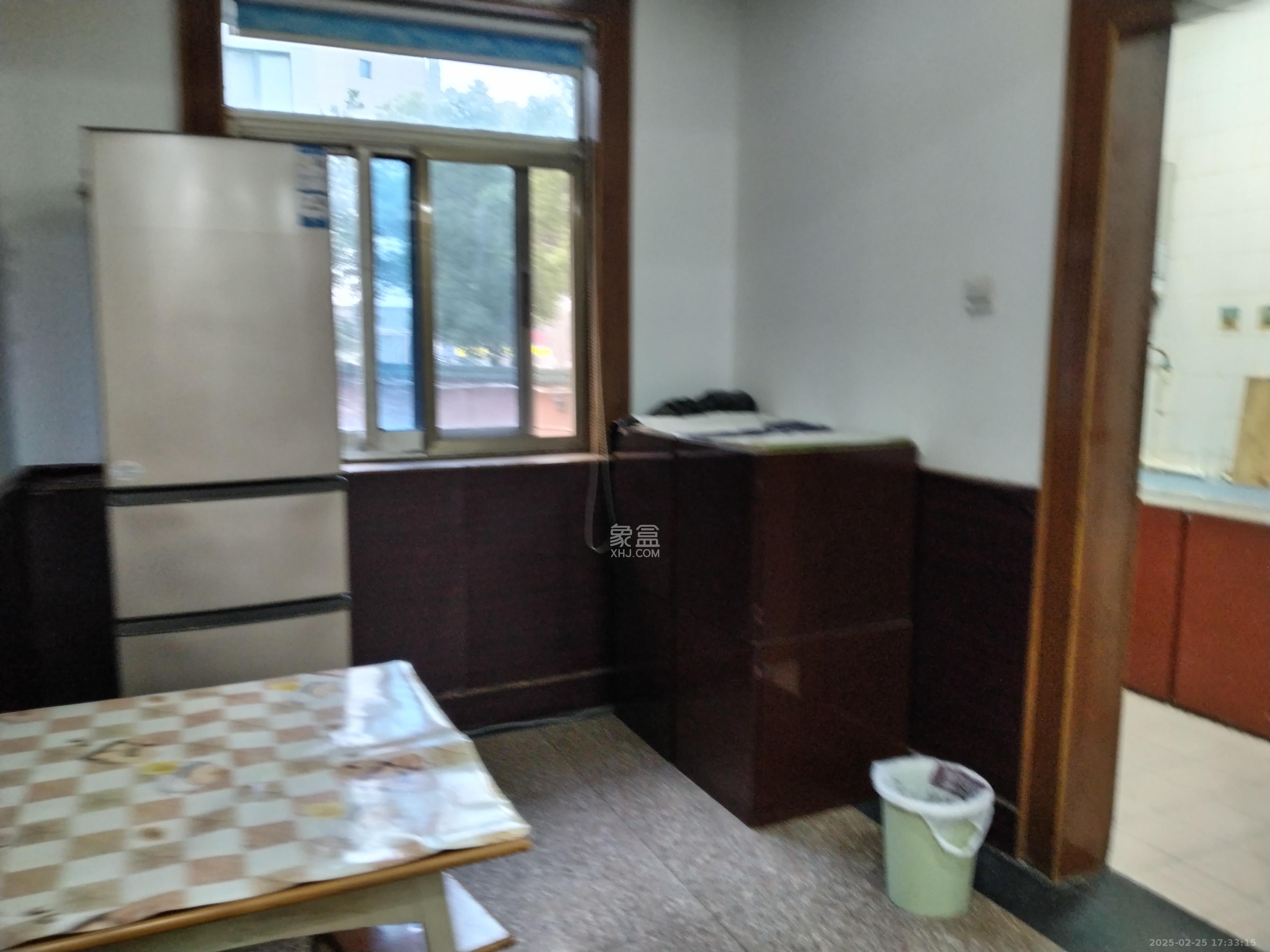 戒毒所宿舍 3室2厅1卫 2600.0元/月 戒毒所宿舍 3室2厅1卫 2600.0元/月室内图