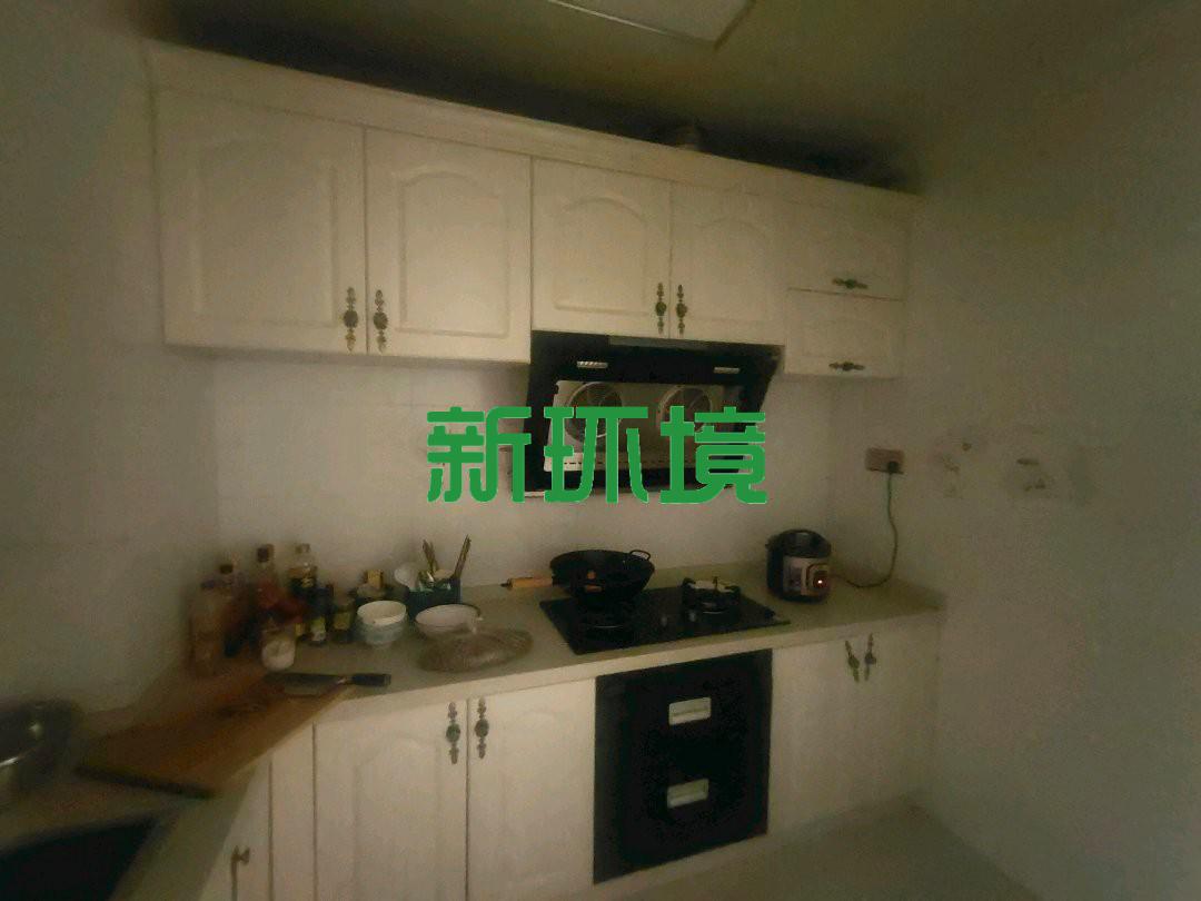 鑫成君泰  3室2厅2卫   84.00万客厅