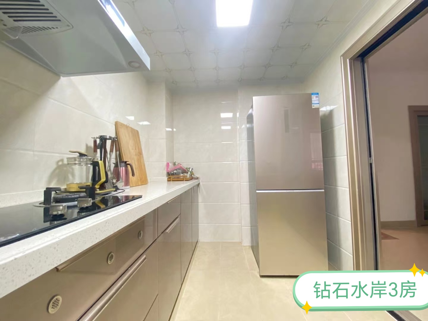 钻石水岸  3室1厅1卫   116.00万客厅