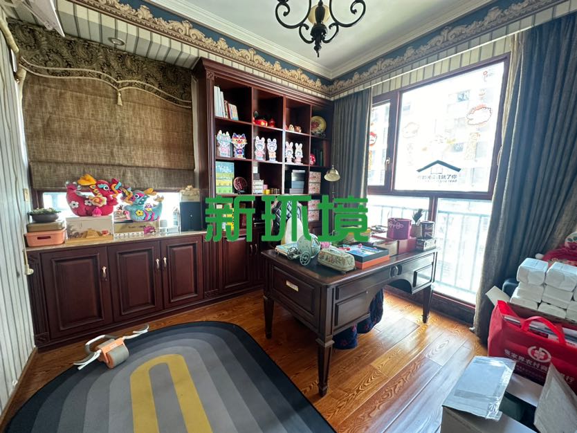 华都国际花园 4室2厅2卫 135.8万 华都国际花园 4室2厅2卫 135.8万客厅