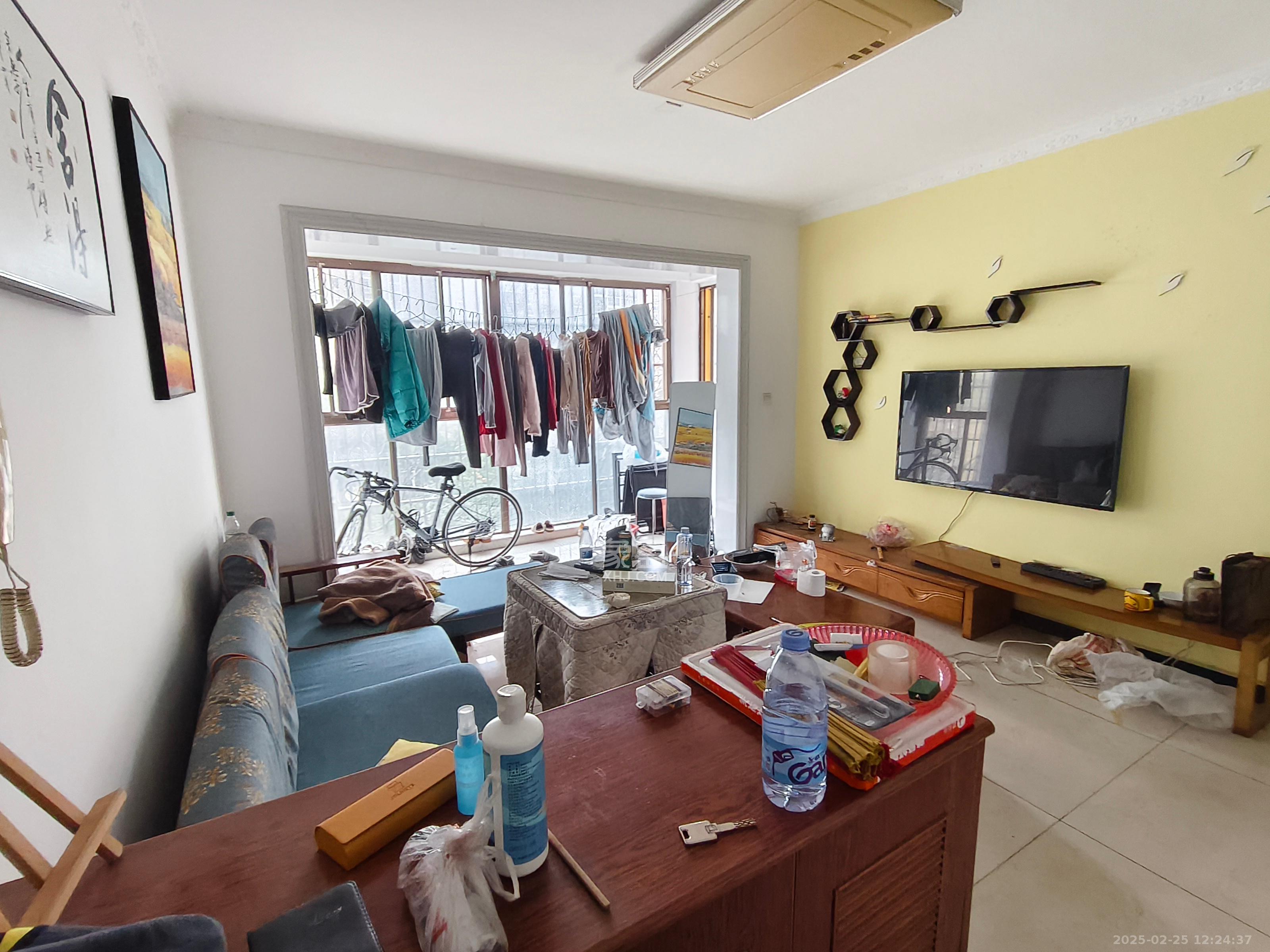 和润园一、二期 3室2厅1卫 2200.0元/月 和润园一、二期 3室2厅1卫 2200.0元/月室内图