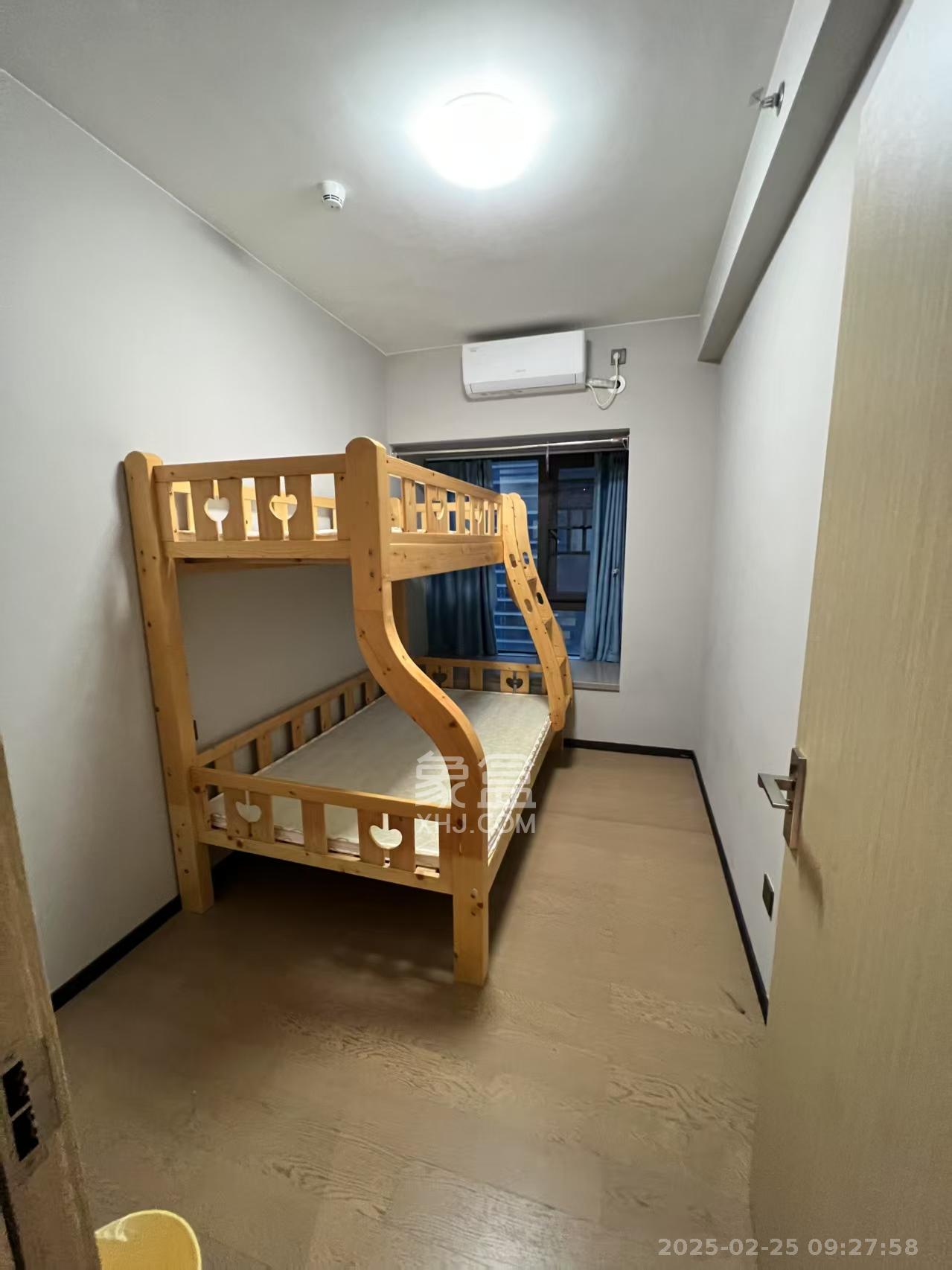 时代梅溪领峰  4室2厅2卫   3700.00元/月室内图