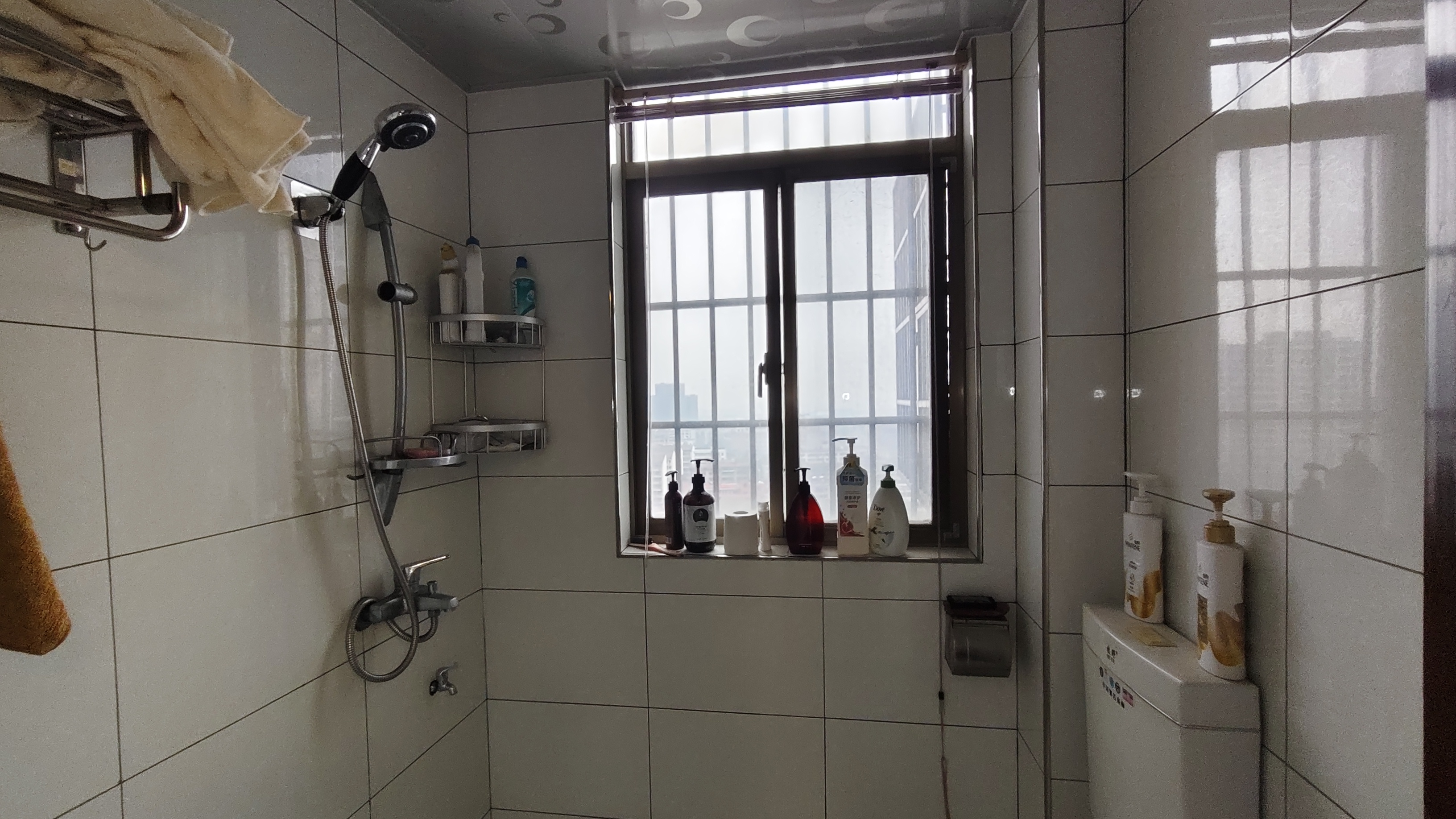 中天国际花园  3室2厅2卫    64.8万 中天国际花园  3室2厅2卫    64.8万客厅