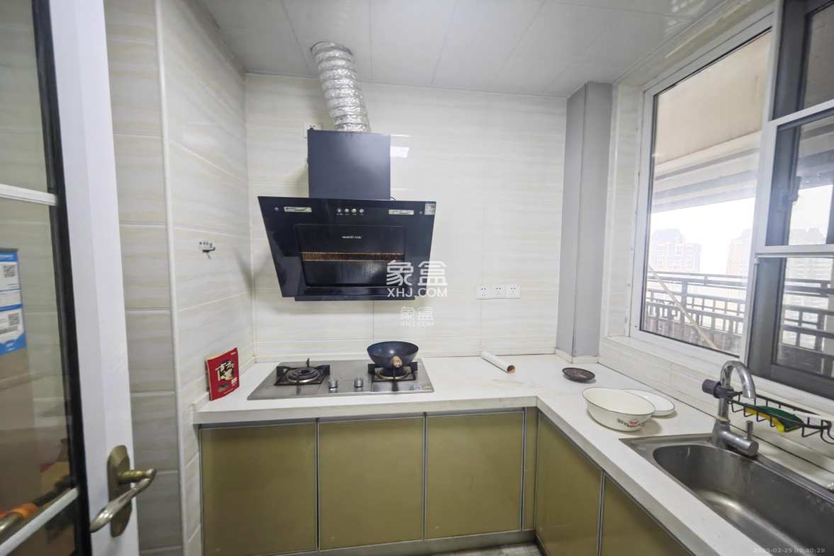 绿地海外滩一期 2室1厅1卫 1800.0元/月 绿地海外滩一期 2室1厅1卫 1800.0元/月室内图