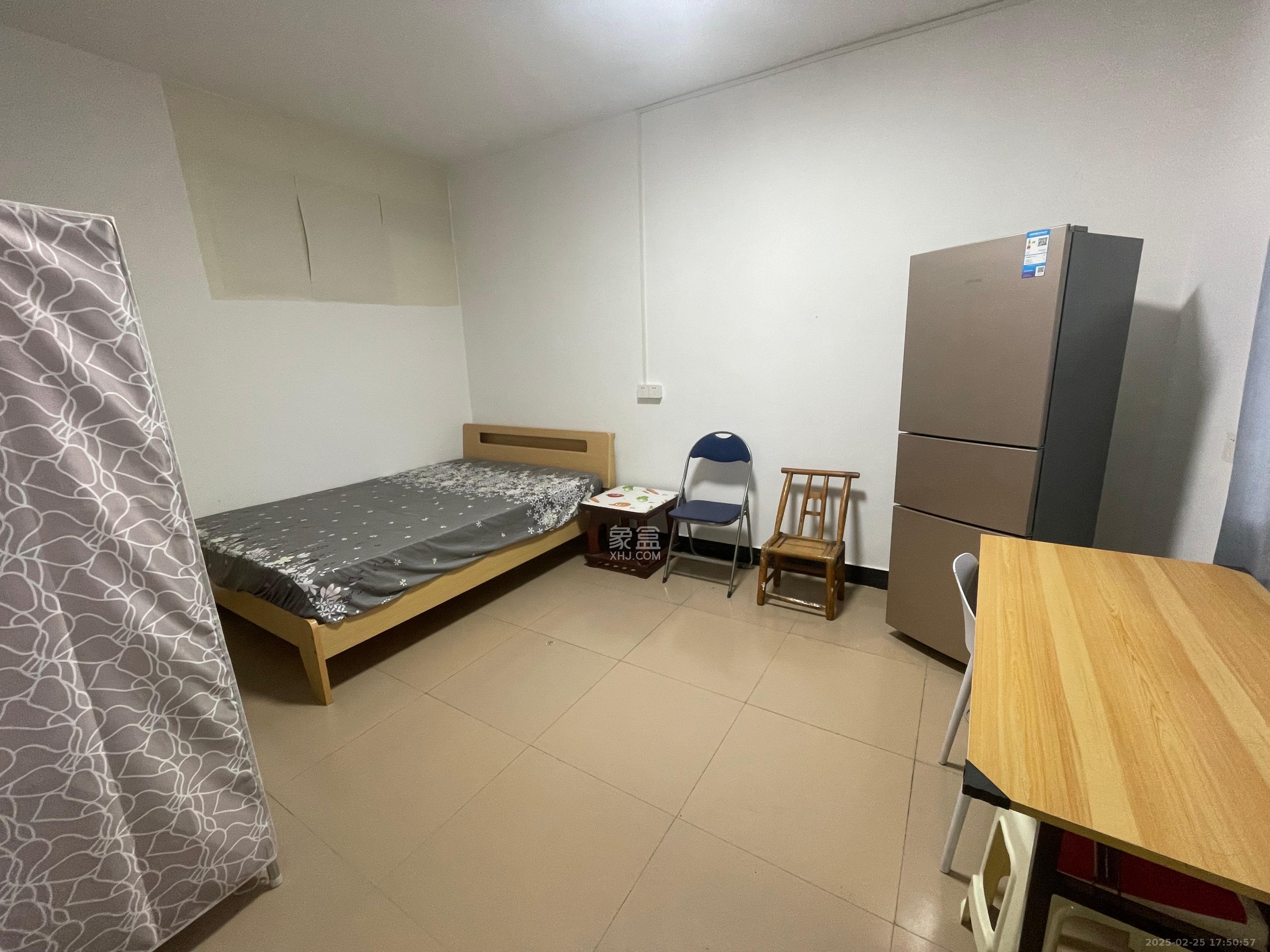 文艺新村  1室0厅0卫   1500.00元/月
