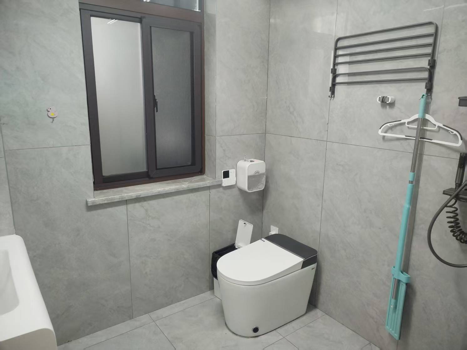 芷兰公馆西区 3室2厅2卫 3200.0元/月 芷兰公馆西区 3室2厅2卫 3200.0元/月室内图