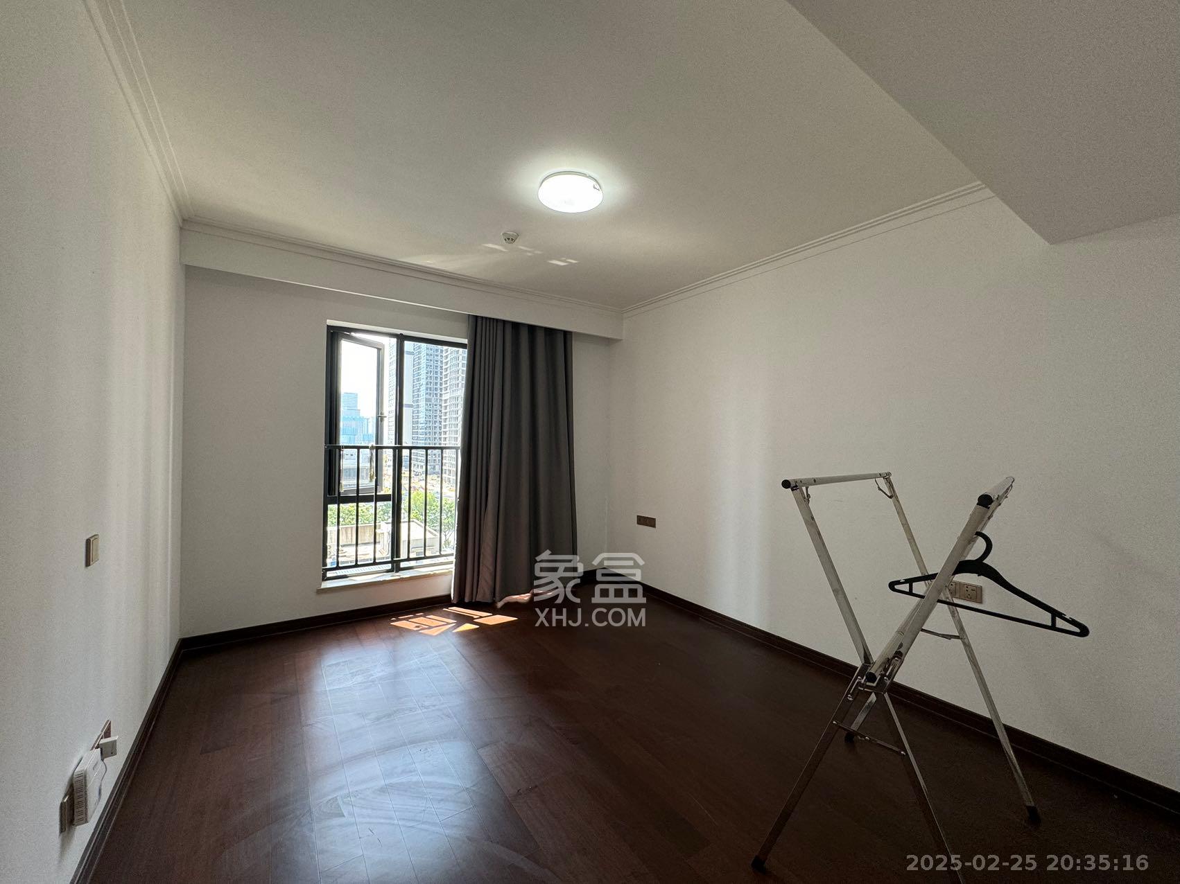 绿地长沙城际空间站(柏仕佳苑) 4室2厅2卫 4000.0元/月 绿地长沙城际空间站(柏仕佳苑) 4室2厅2卫 4000.0元/月室内图