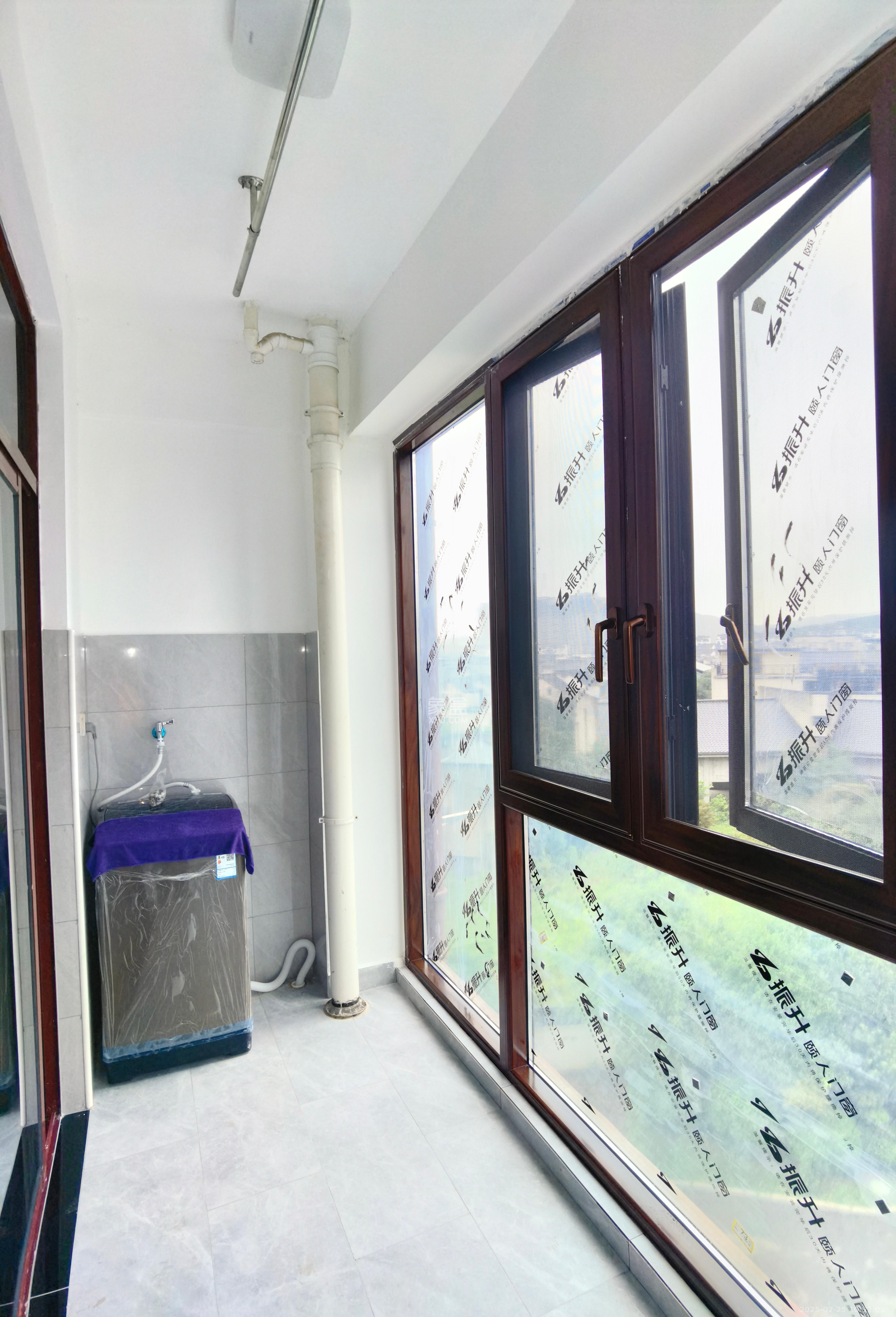 汀湘十里 1室1厅1卫 1500.0元/月 汀湘十里 1室1厅1卫 1500.0元/月室内图