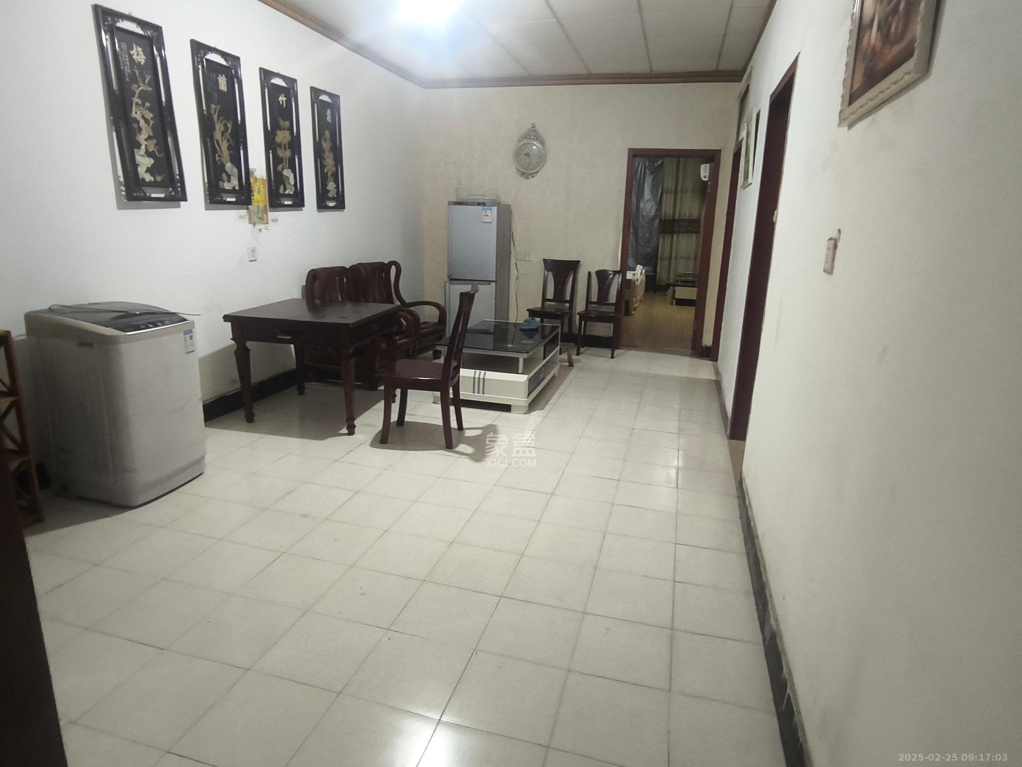 长沙县疾控中心宿舍  3室2厅1卫    1900.0元/月 长沙县疾控中心宿舍  3室2厅1卫    1900.0元/月室内图