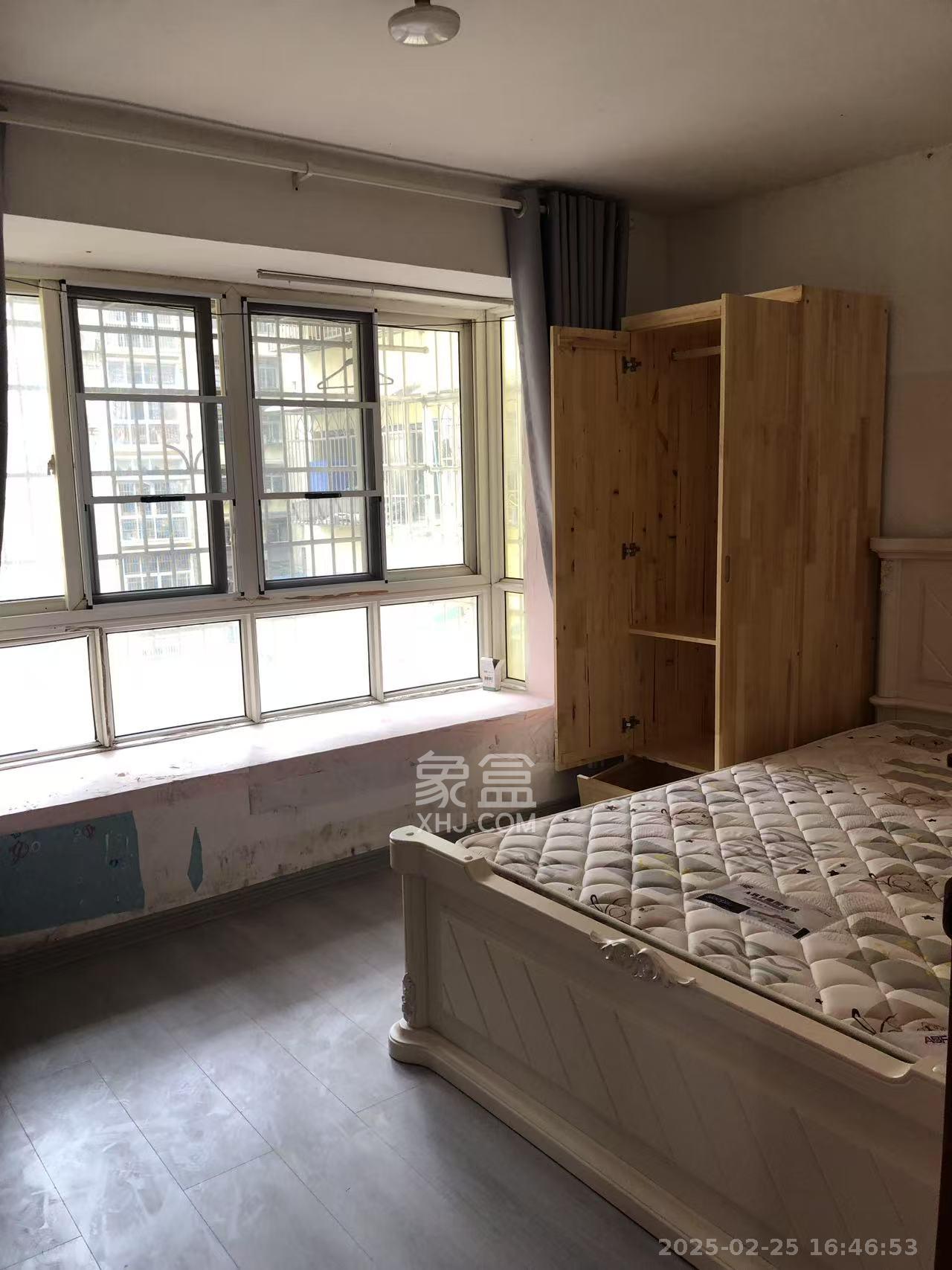 领秀星城(领秀新城)  2室2厅1卫    1500.0元/月 领秀星城(领秀新城)  2室2厅1卫    1500.0元/月室内图