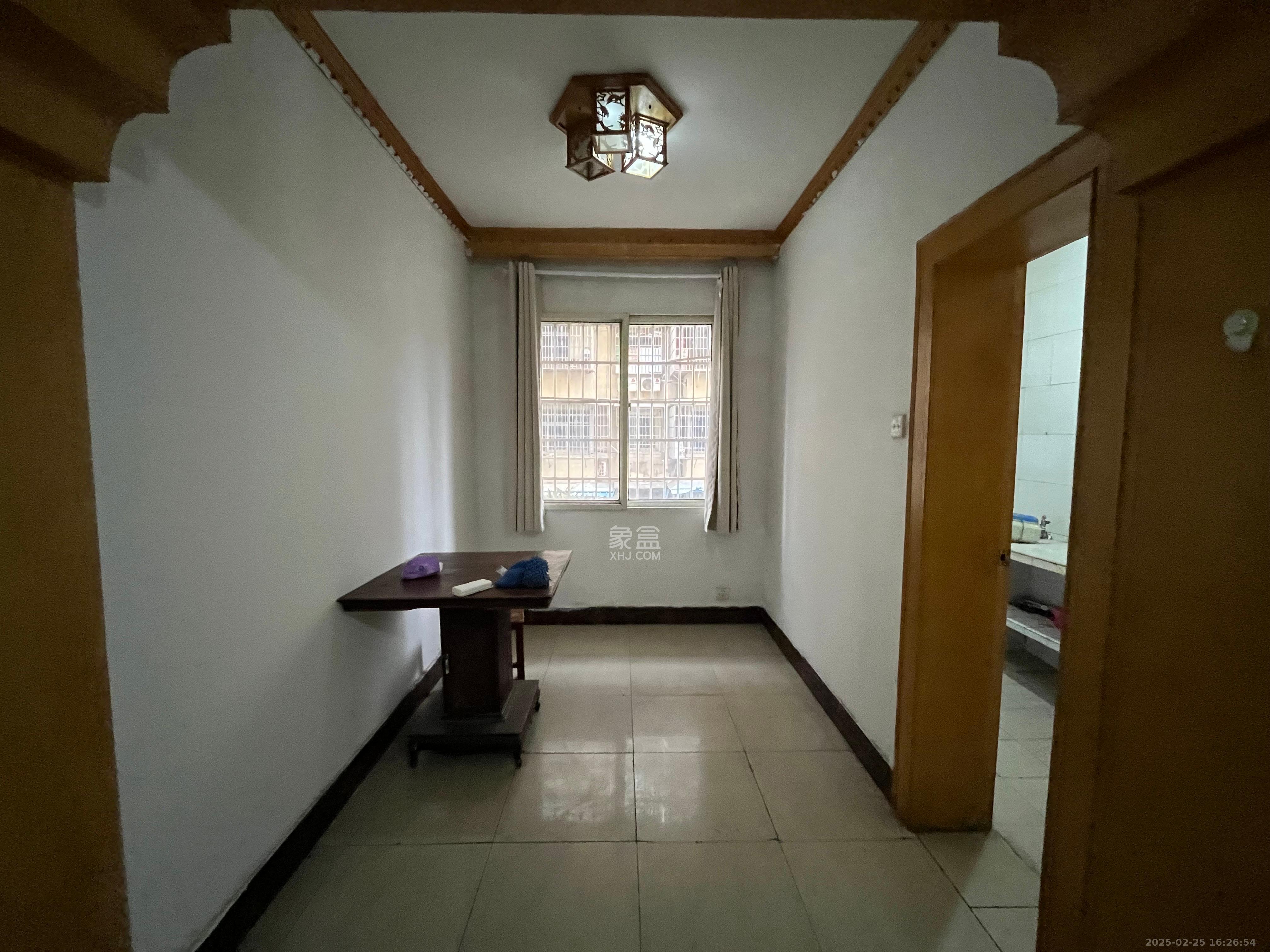 中建五局信和苑四区  2室2厅1卫    1300.0元/月 中建五局信和苑四区  2室2厅1卫    1300.0元/月室内图