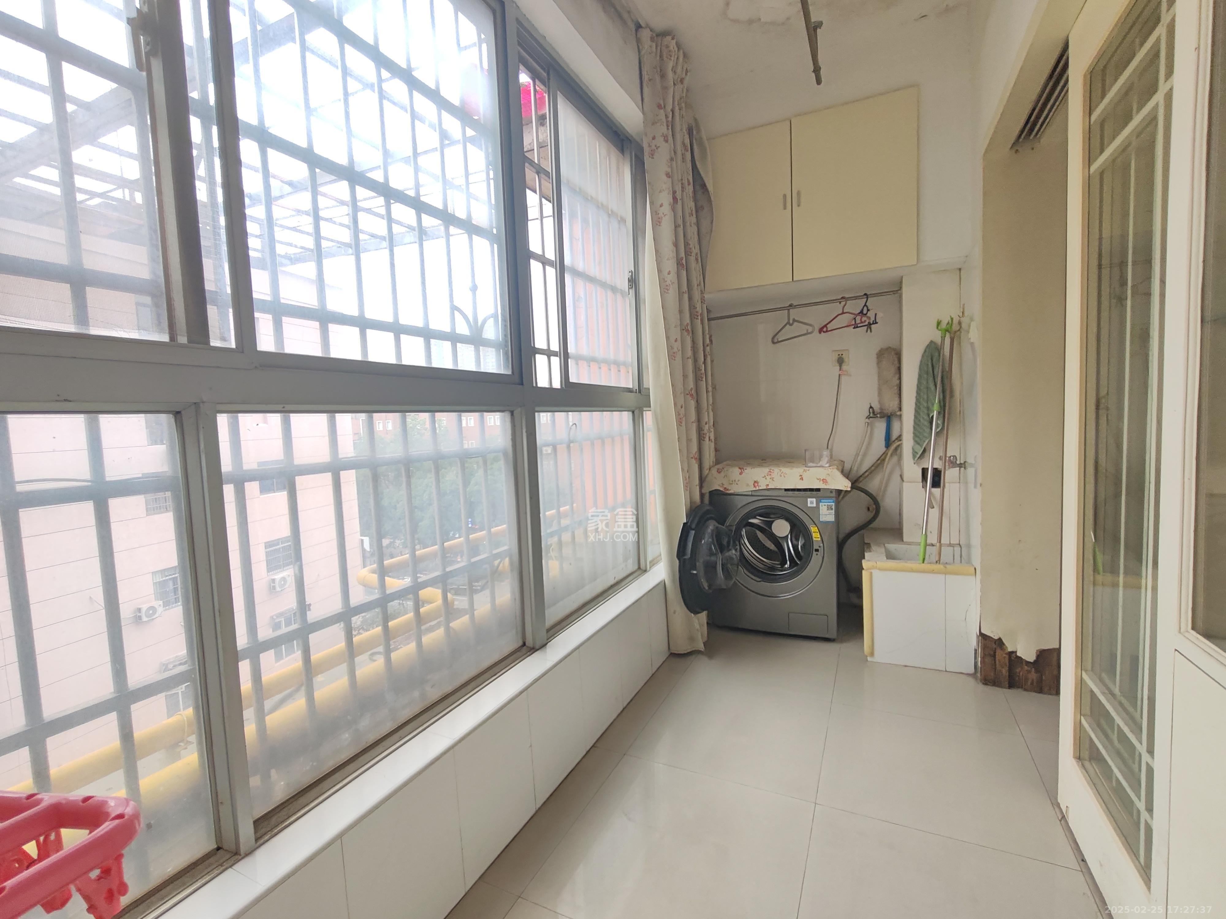 东方新世界 1室1厅1卫 1750.0元/月 东方新世界 1室1厅1卫 1750.0元/月室内图