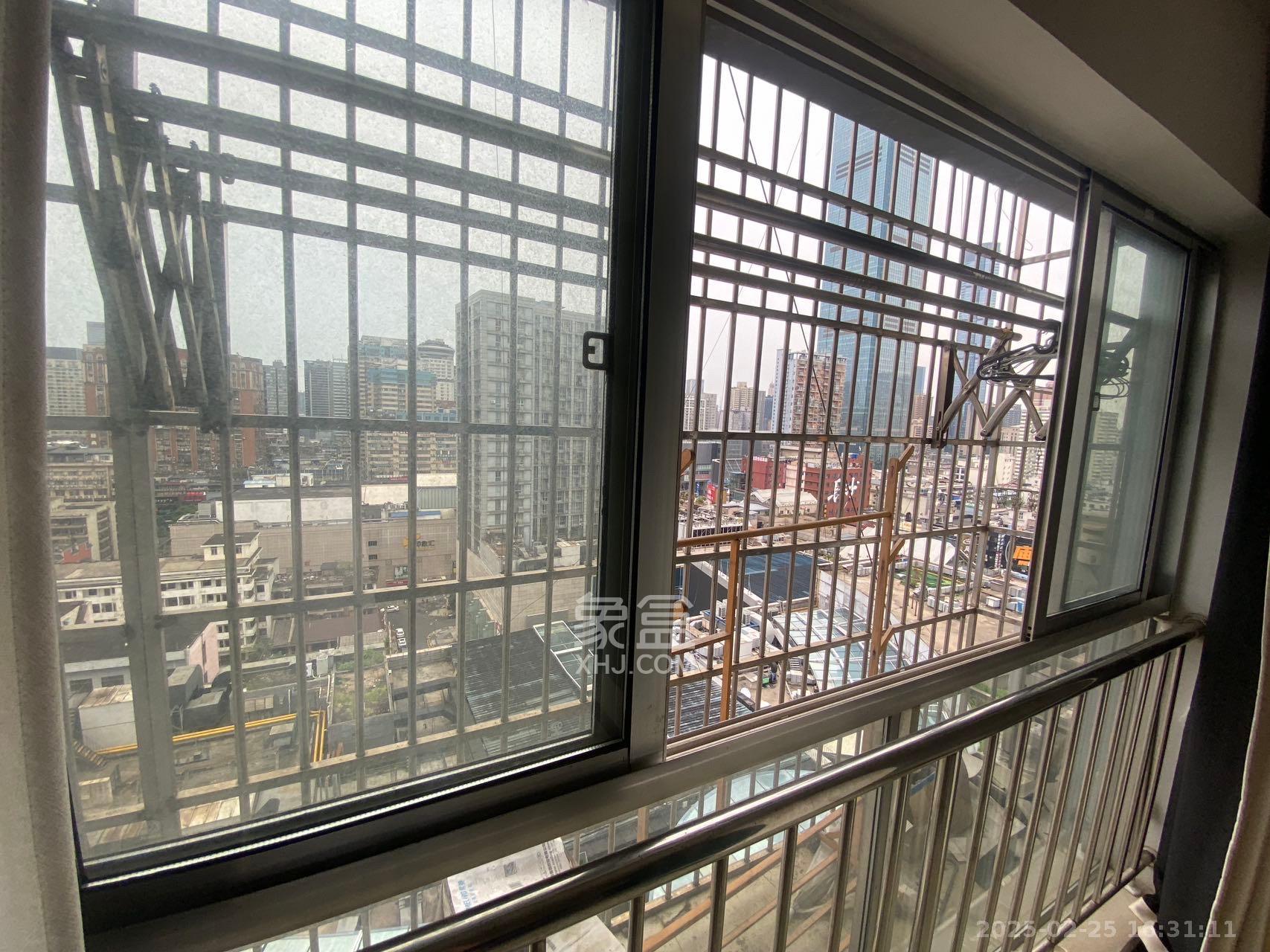 君临国际 1室1厅1卫 1800.0元/月 君临国际 1室1厅1卫 1800.0元/月室内图