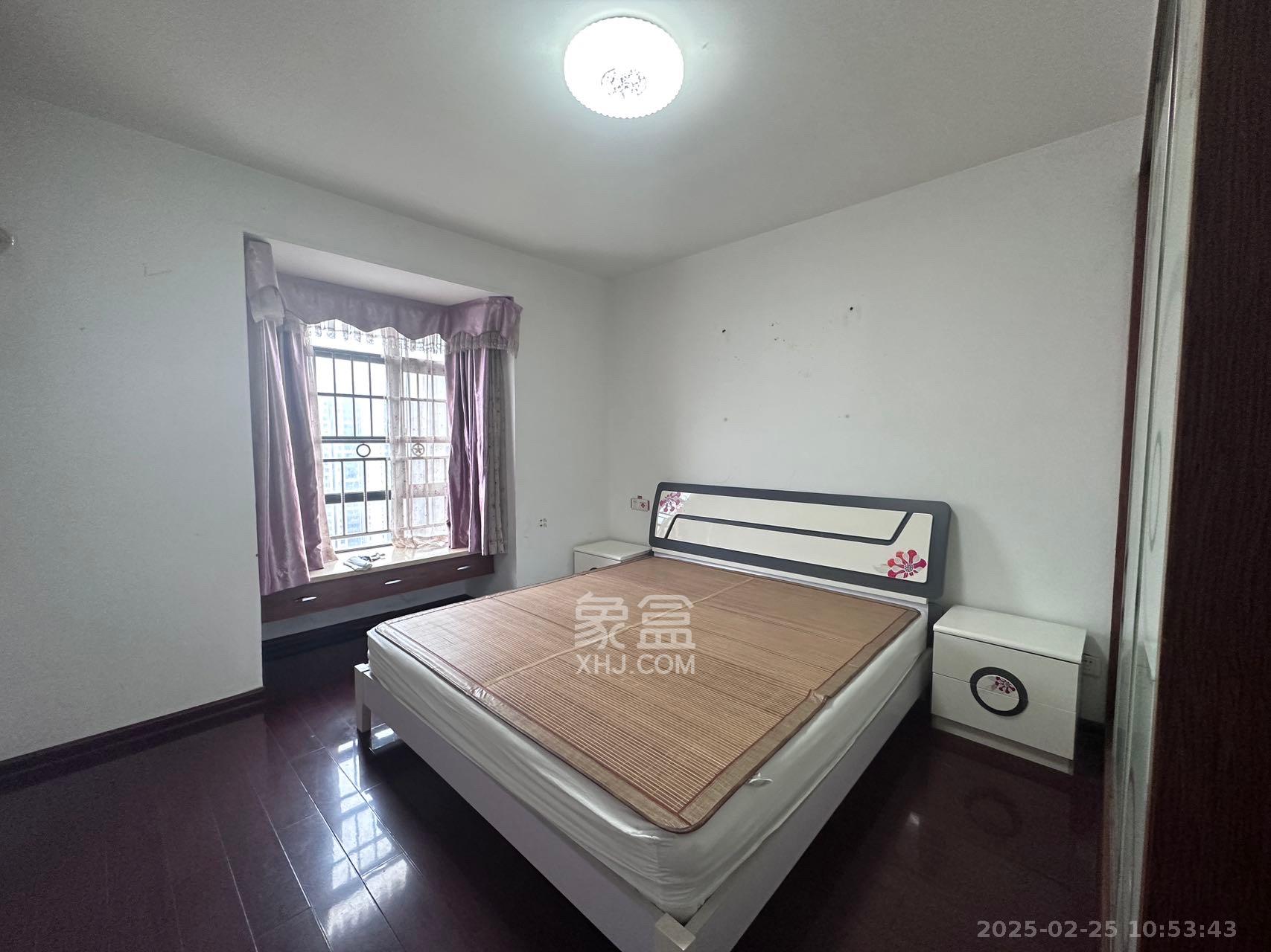 融橙上品  3室2厅1卫   2200.00元/月室内图