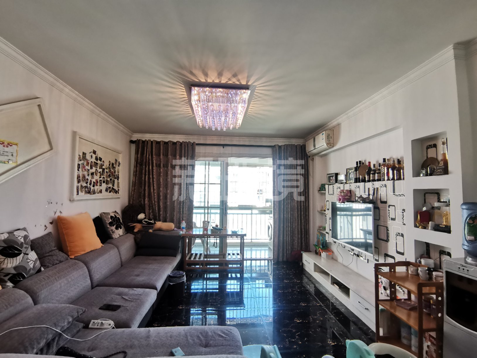 中兴大厦  2室2厅1卫    58.0万 中兴大厦  2室2厅1卫    58.0万客厅