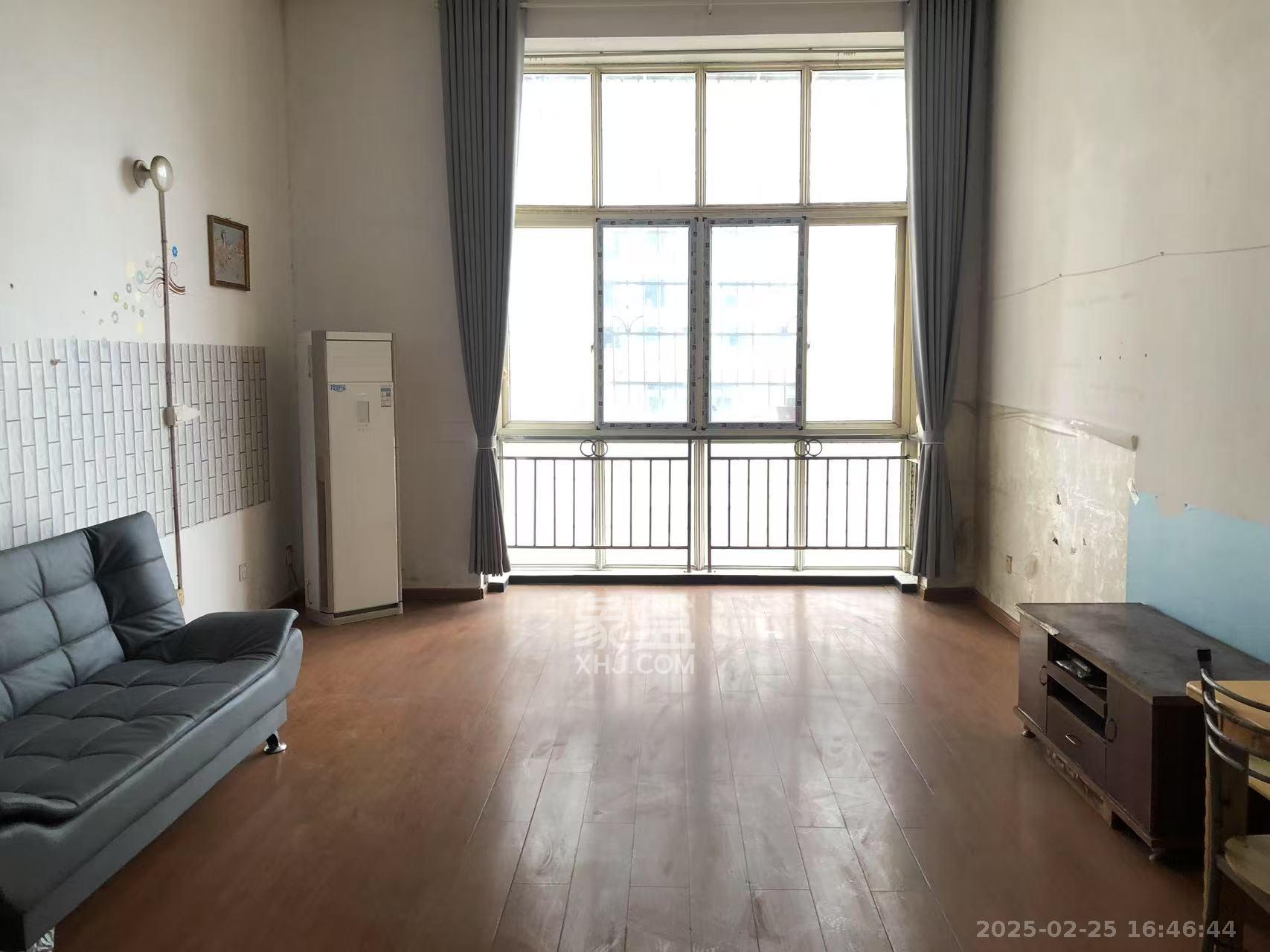 领秀星城(领秀新城)  2室2厅1卫    1500.0元/月 领秀星城(领秀新城)  2室2厅1卫    1500.0元/月室内图