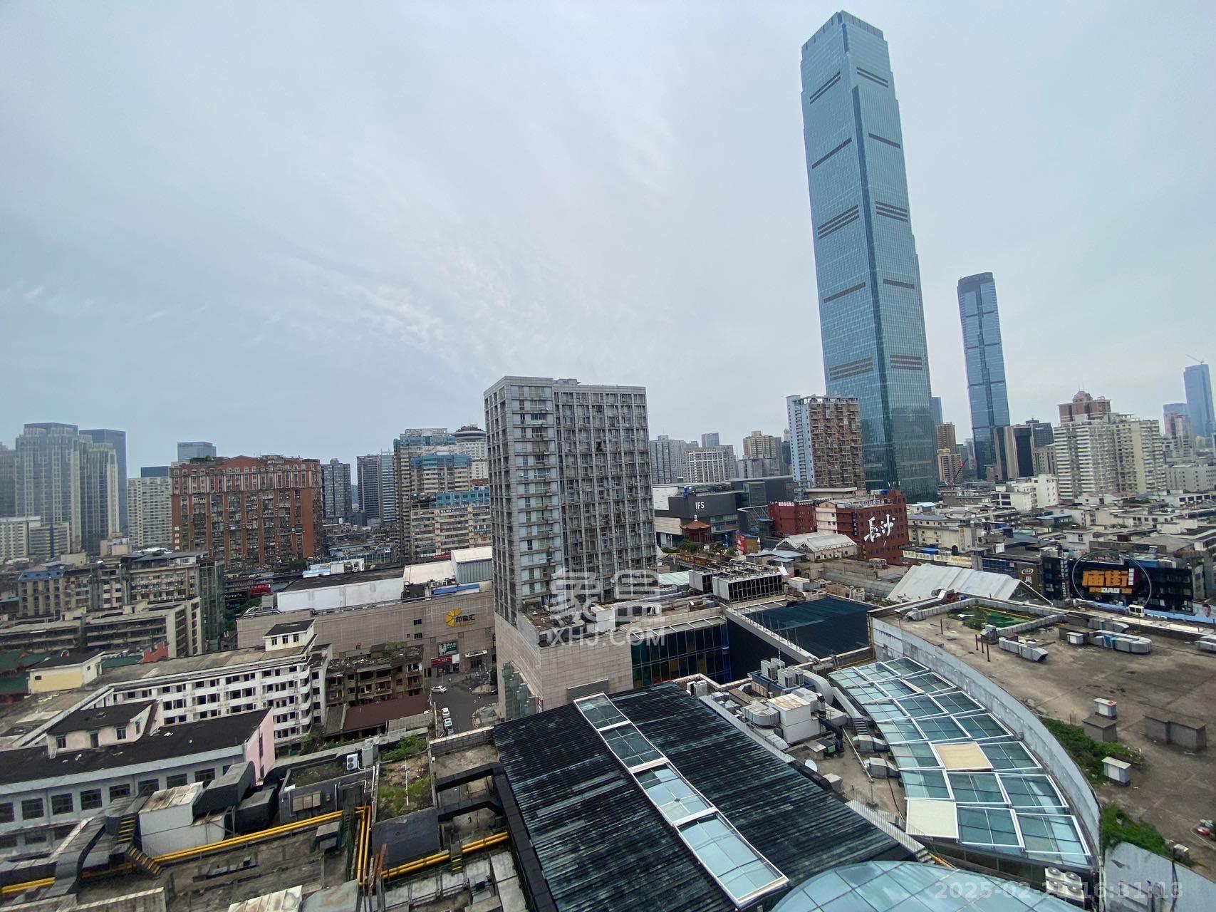 君临国际 1室1厅1卫 1800.0元/月 君临国际 1室1厅1卫 1800.0元/月室内图