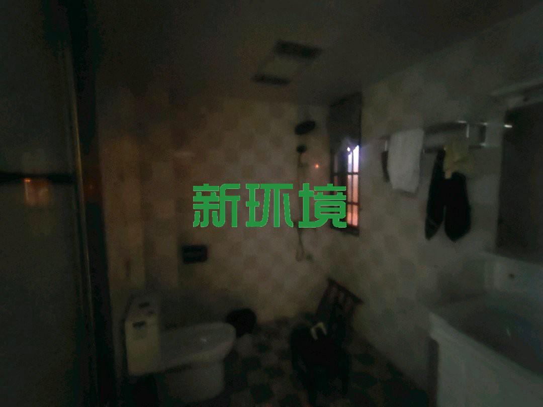 鑫成君泰  3室2厅2卫   84.00万客厅
