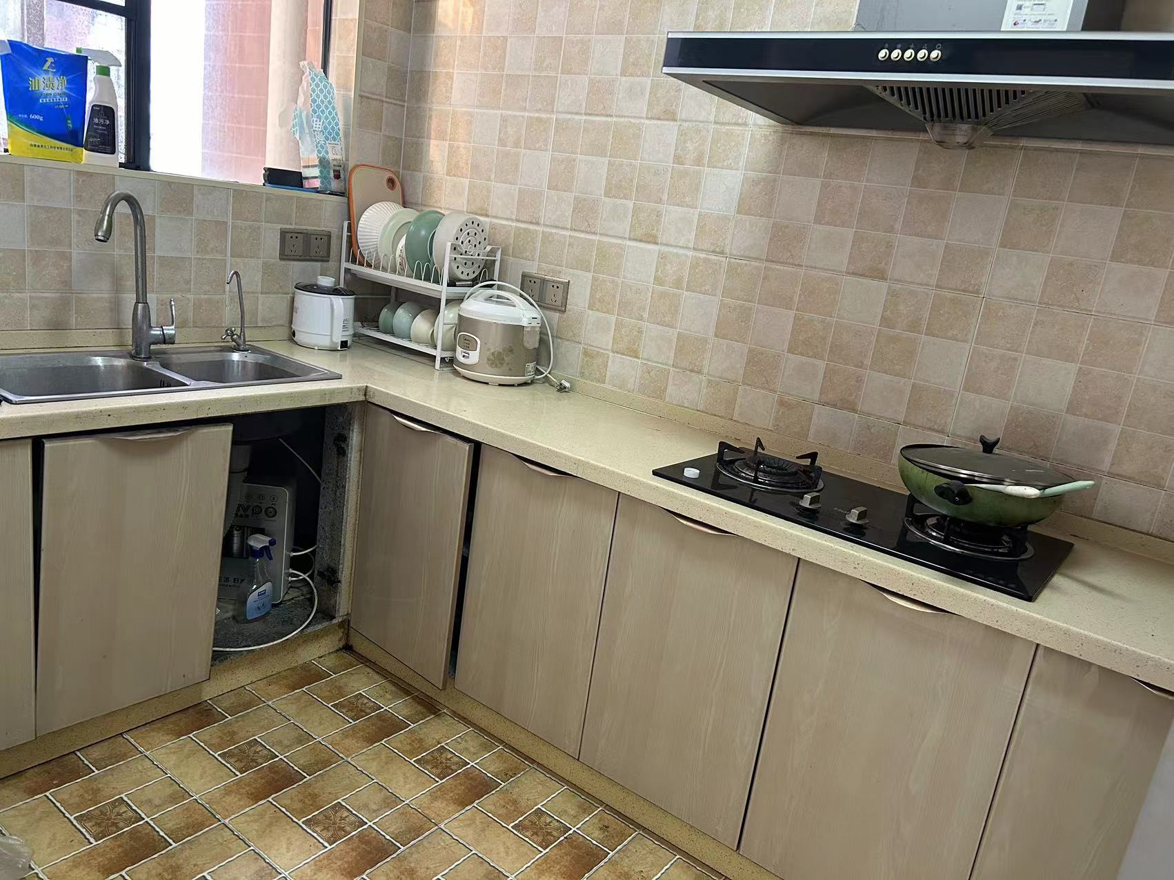 雄森国际  4室2厅2卫    2600.0元/月 雄森国际  4室2厅2卫    2600.0元/月室内图