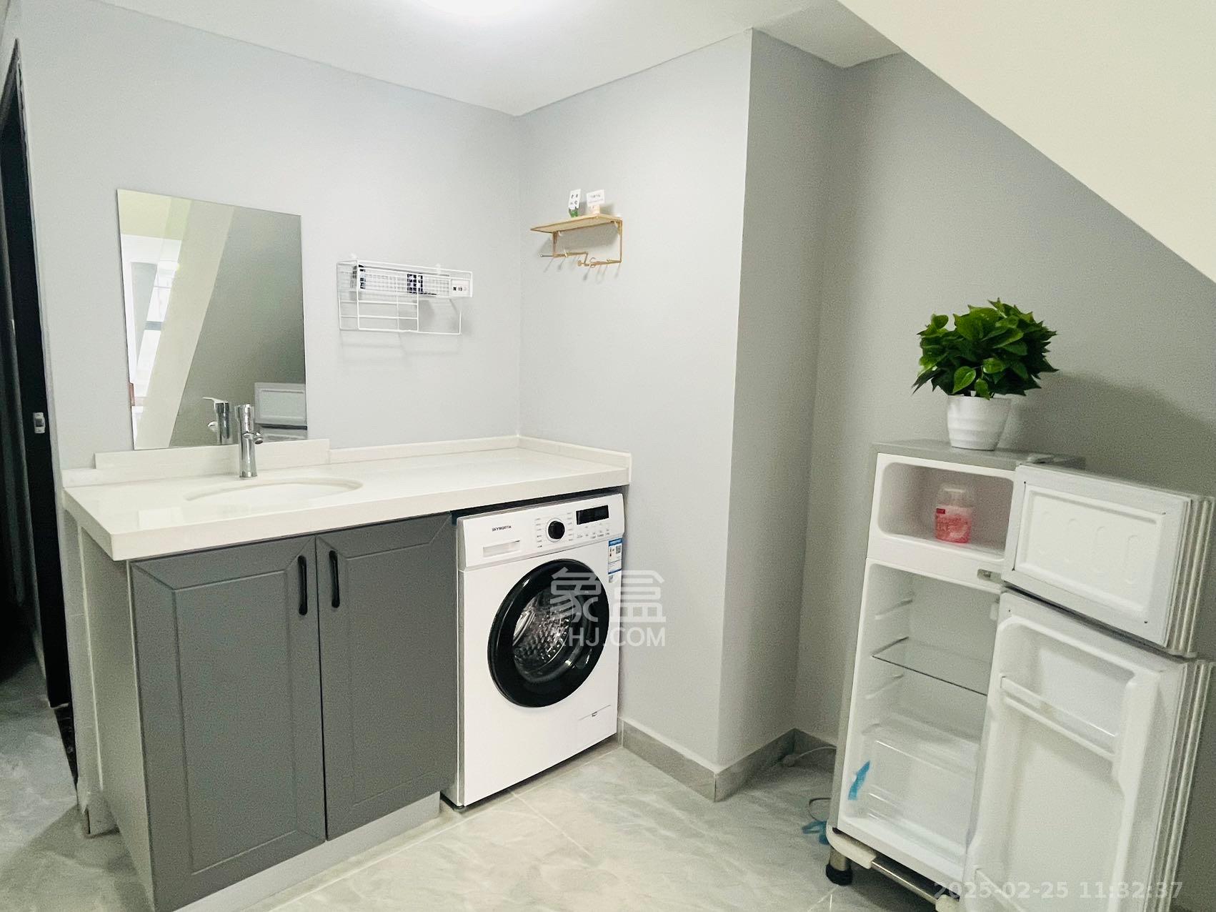 裕天国际商汇中心 1室1厅1卫 2000.0元/月 裕天国际商汇中心 1室1厅1卫 2000.0元/月室内图