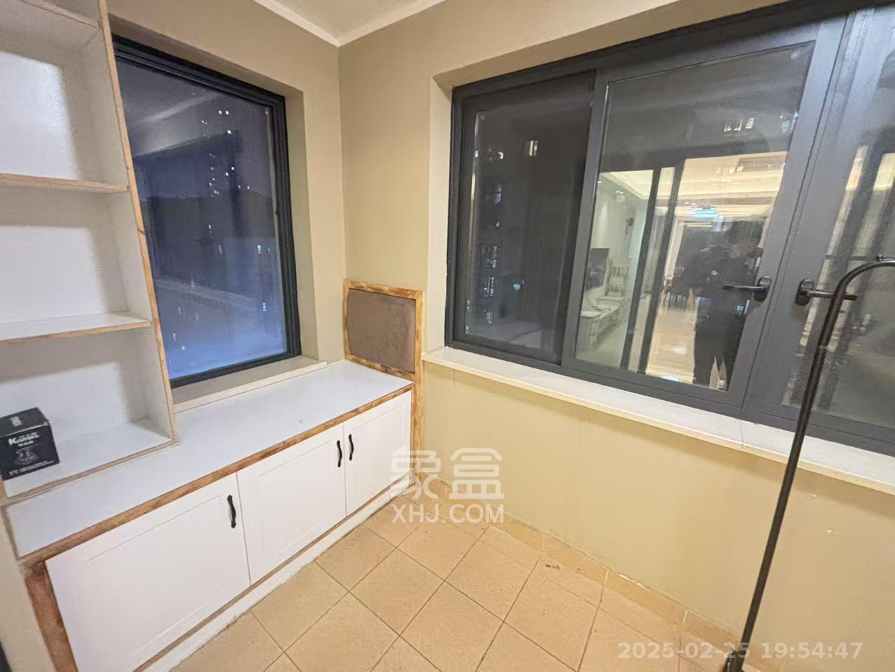 万科魅力之城观澜里  4室2厅2卫    4200.0元/月室内图