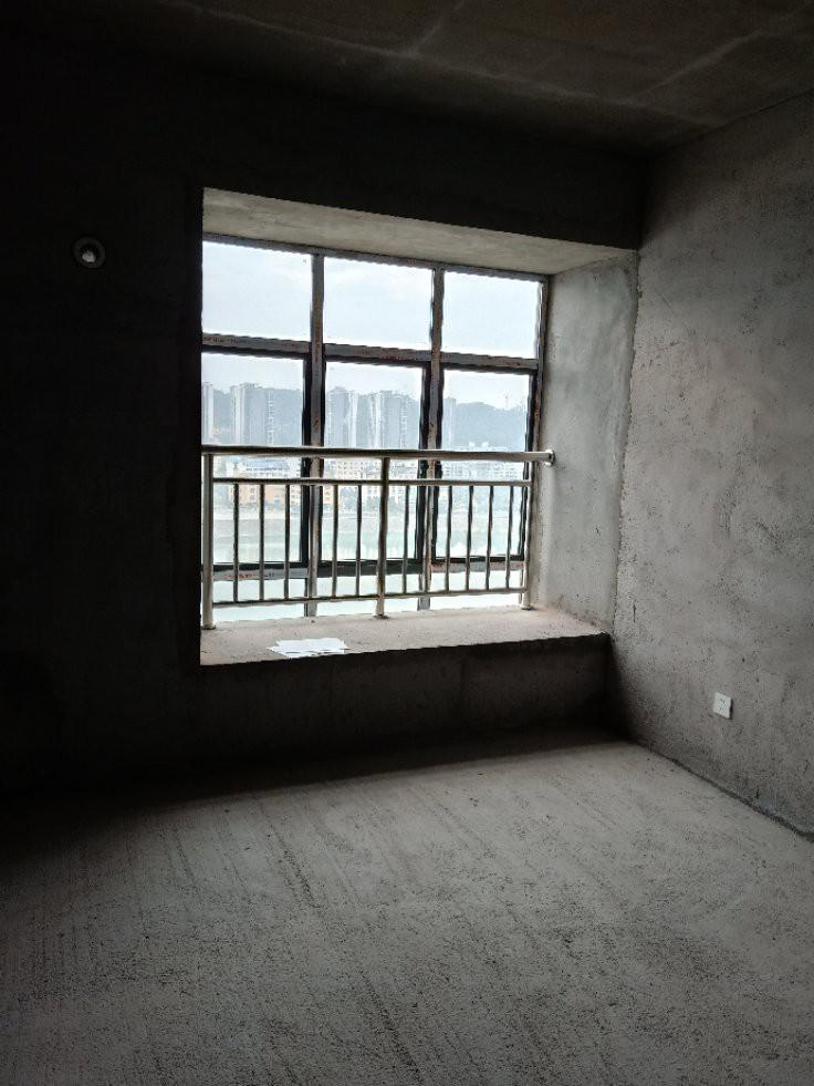 天门壹号 4室2厅2卫 98.0万 天门壹号 4室2厅2卫 98.0万客厅