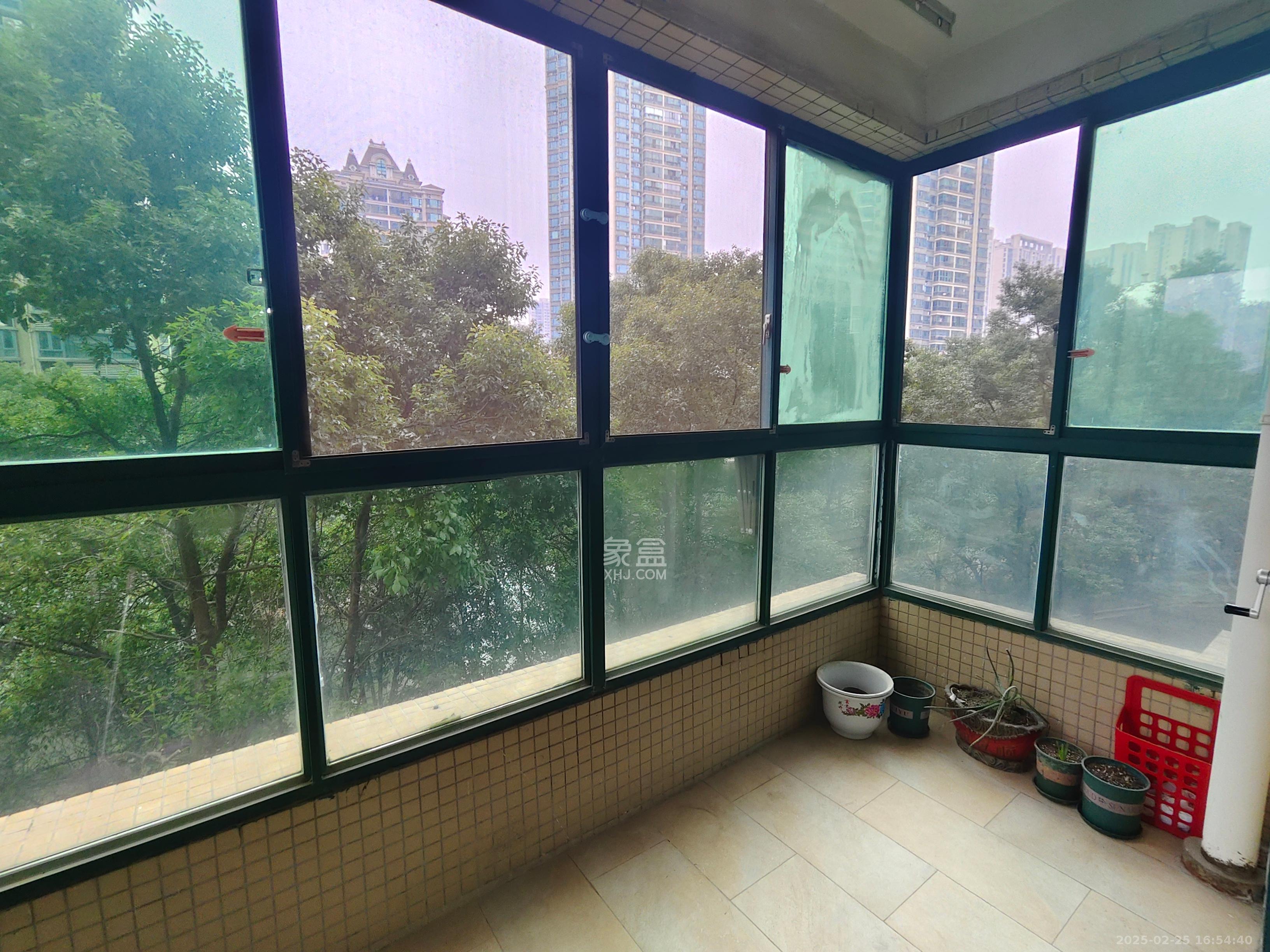 恒大绿洲 3室2厅1卫 2600.0元/月 恒大绿洲 3室2厅1卫 2600.0元/月室内图