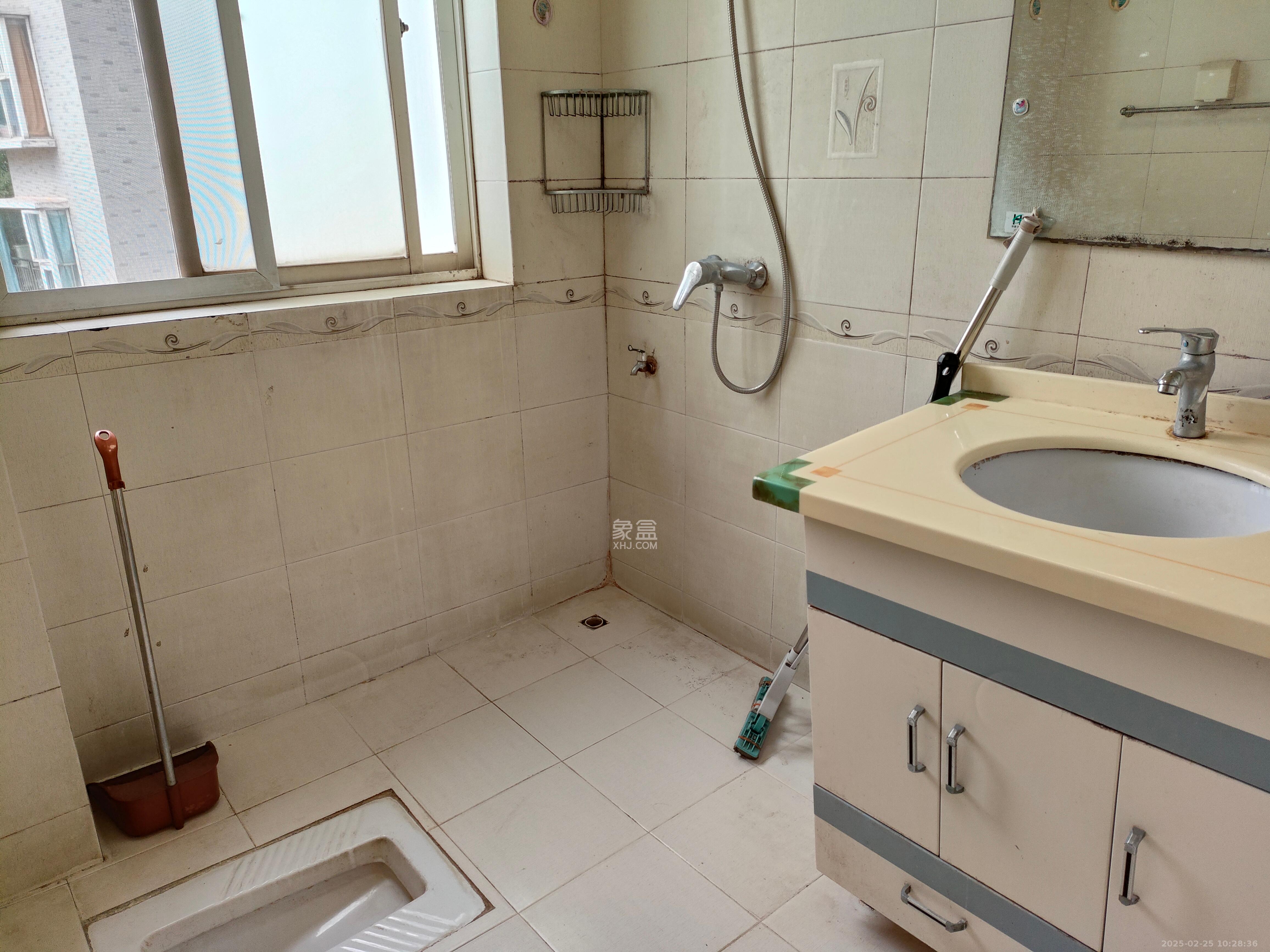 中建桂苑  3室2厅2卫   2100.00元/月室内图
