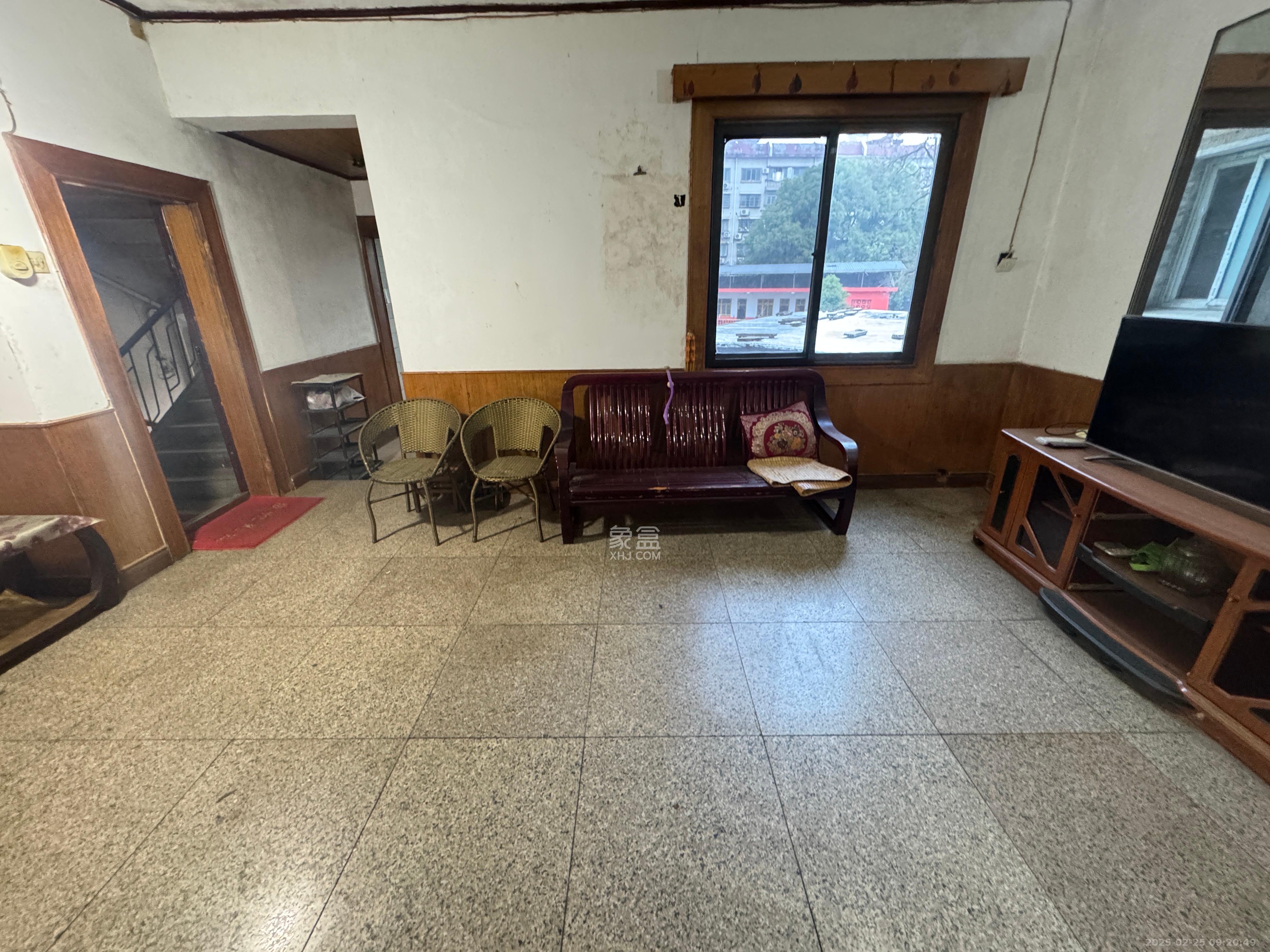 工人村 1室2厅1卫 700.0元/月 工人村 1室2厅1卫 700.0元/月室内图