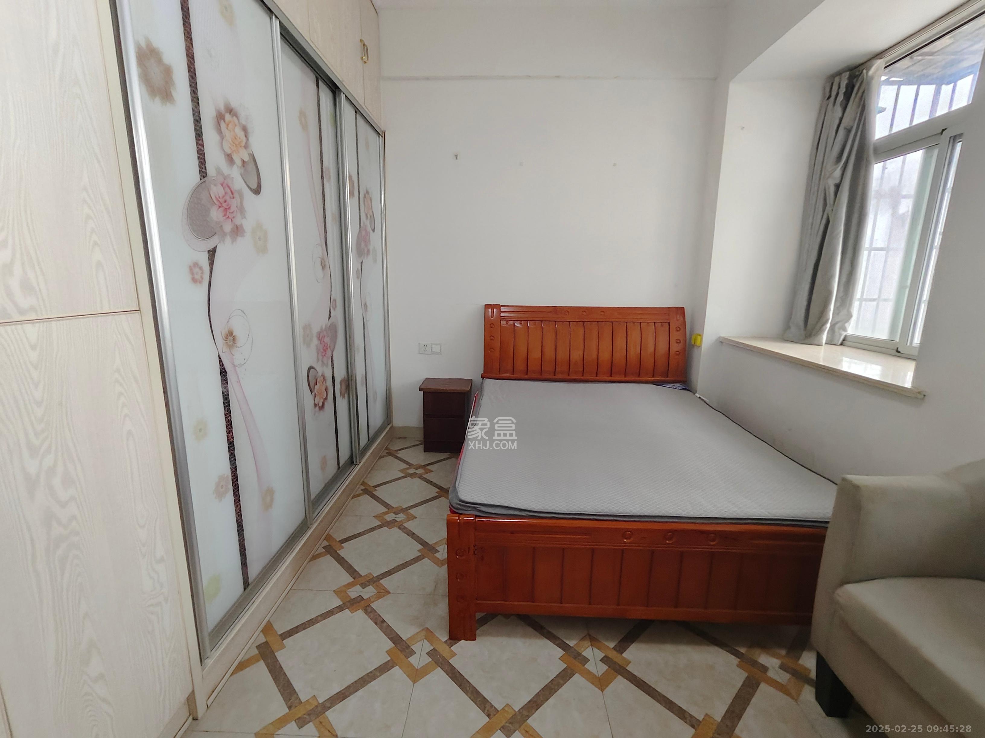 骑龙安置小区 1室0厅0卫 1300.0元/月 骑龙安置小区 1室0厅0卫 1300.0元/月室内图