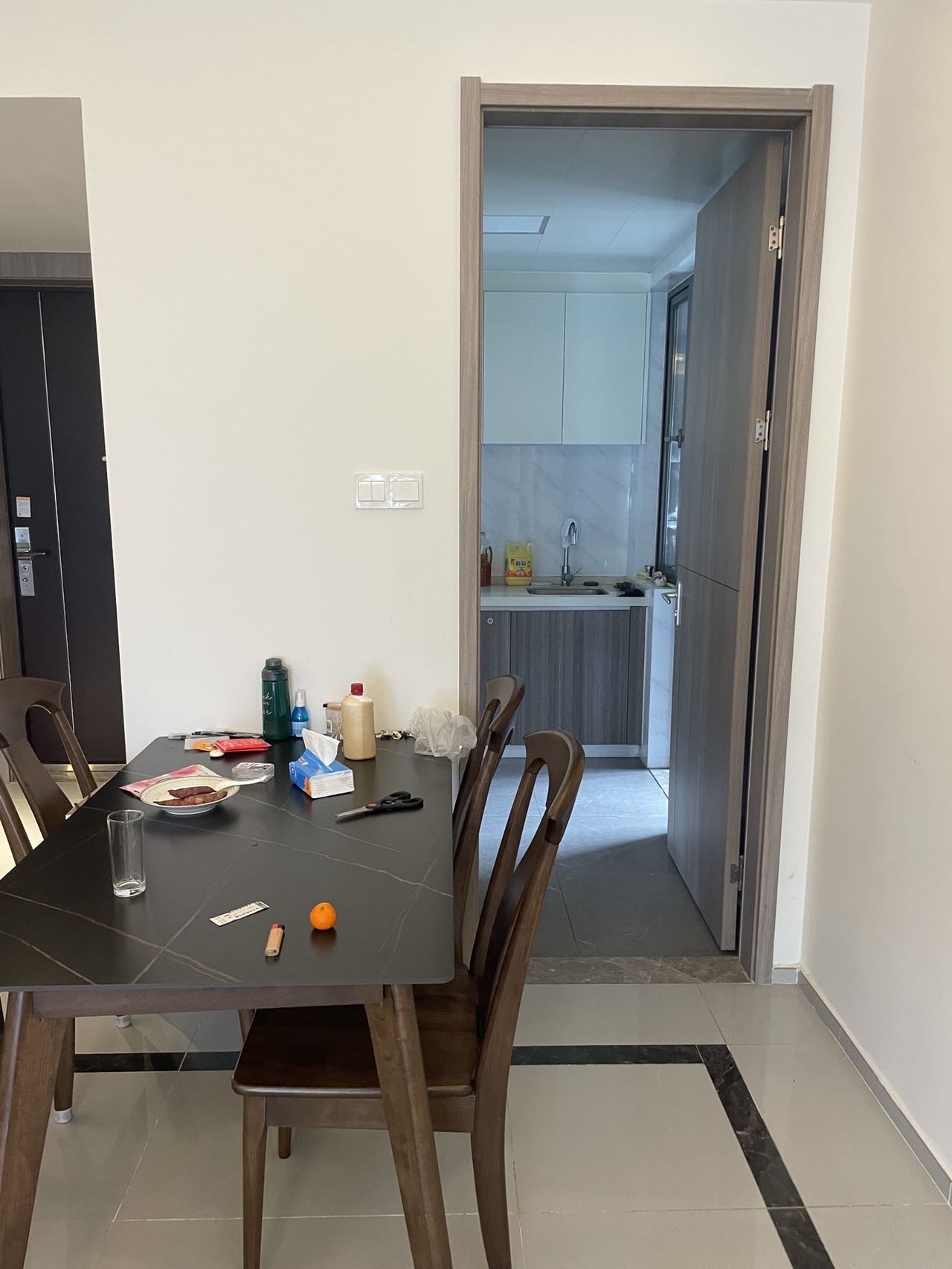 华侨城曦海岸1期 3室2厅2卫 170.0万 华侨城曦海岸1期 3室2厅2卫 170.0万客厅