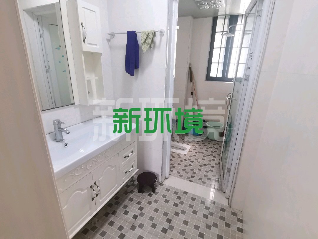逸臣桃源  3室2厅2卫   70.00万客厅