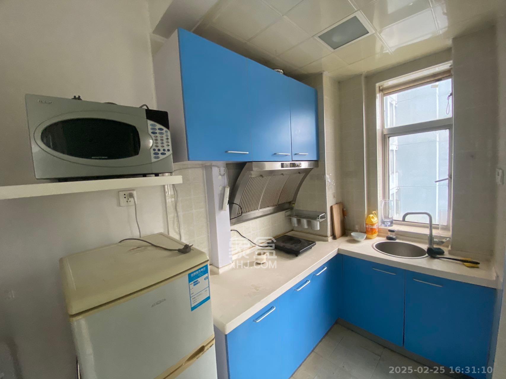 君临国际 1室1厅1卫 1800.0元/月 君临国际 1室1厅1卫 1800.0元/月室内图