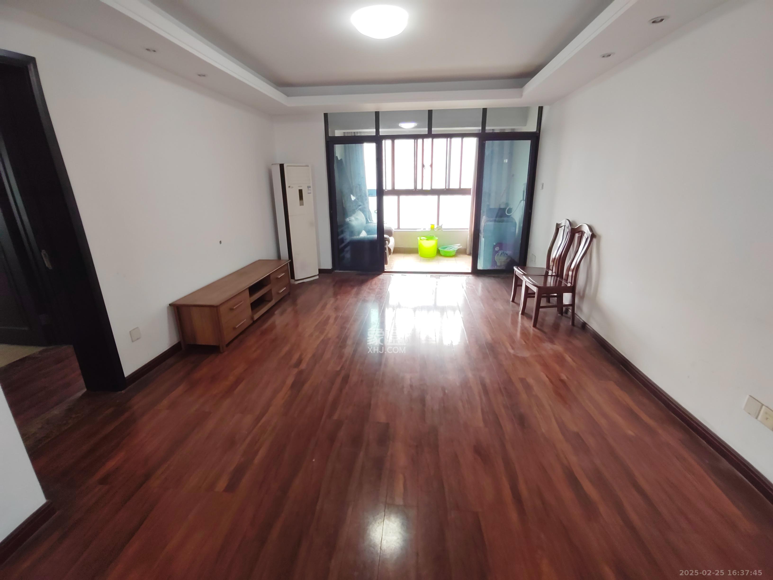 绿地中央广场  3室2厅2卫   3100.00元/月室内图