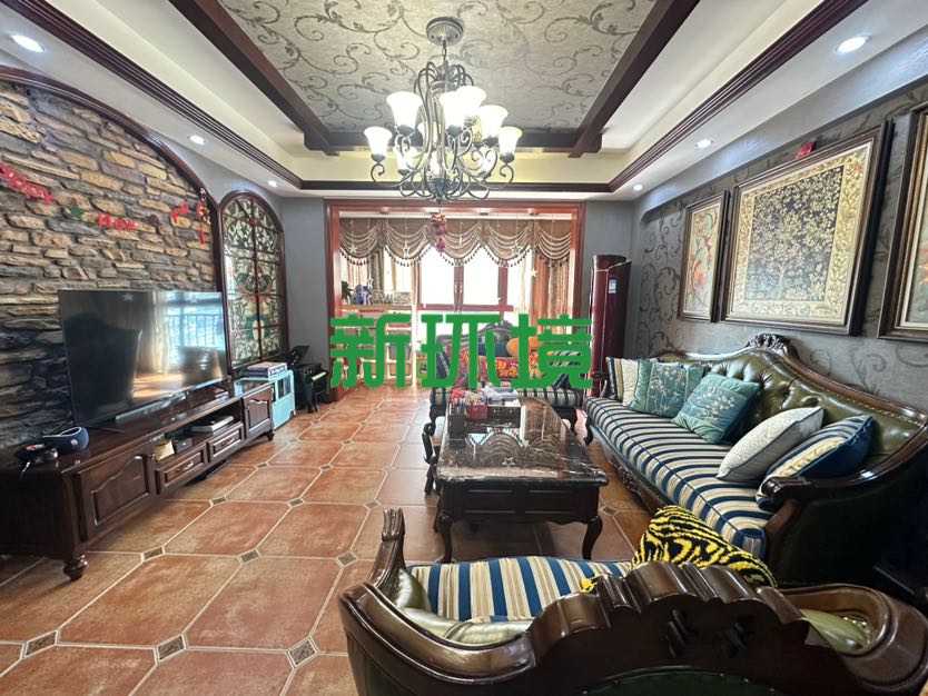 华都国际花园 4室2厅2卫 135.8万 华都国际花园 4室2厅2卫 135.8万客厅