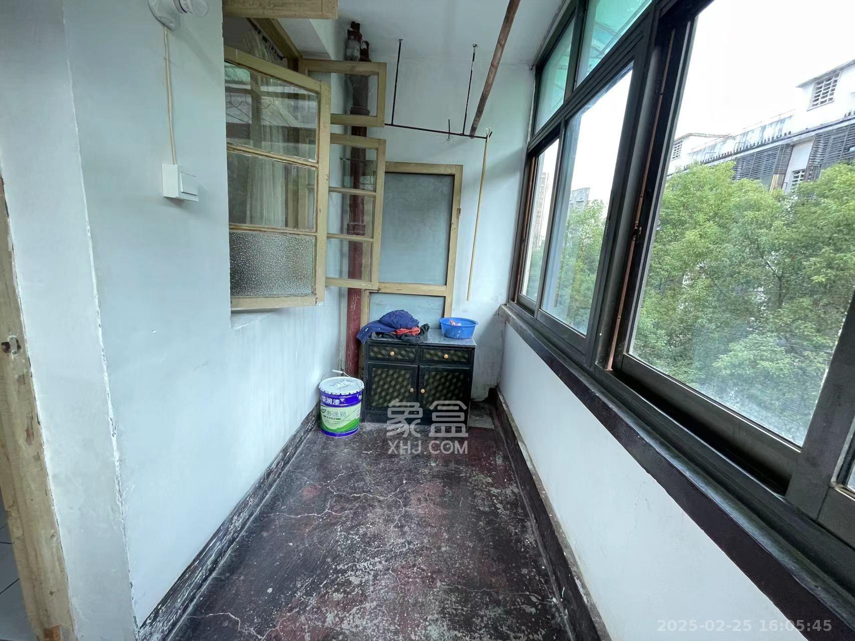 红旗区四片 2室1厅1卫 1500.0元/月 红旗区四片 2室1厅1卫 1500.0元/月室内图