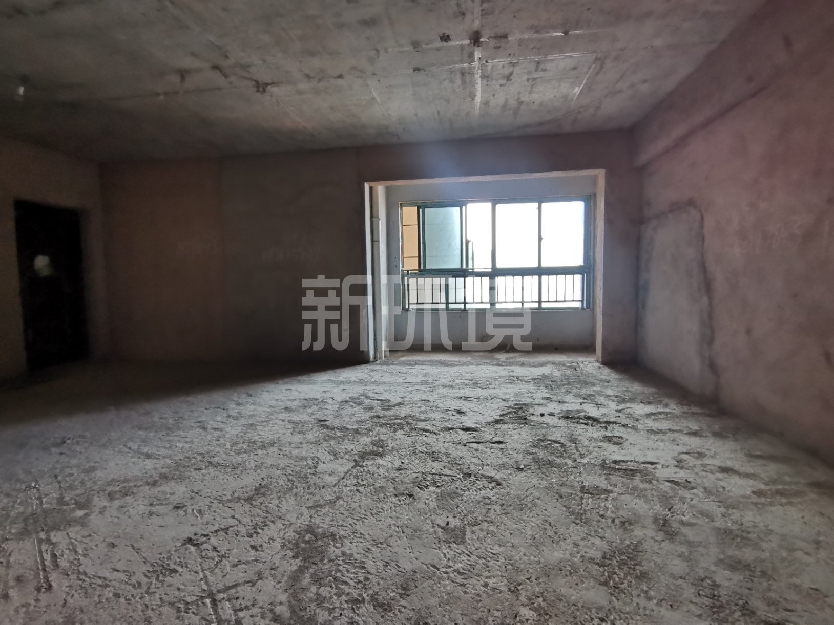 天门中央广场 4室2厅2卫 83.0万 天门中央广场 4室2厅2卫 83.0万客厅