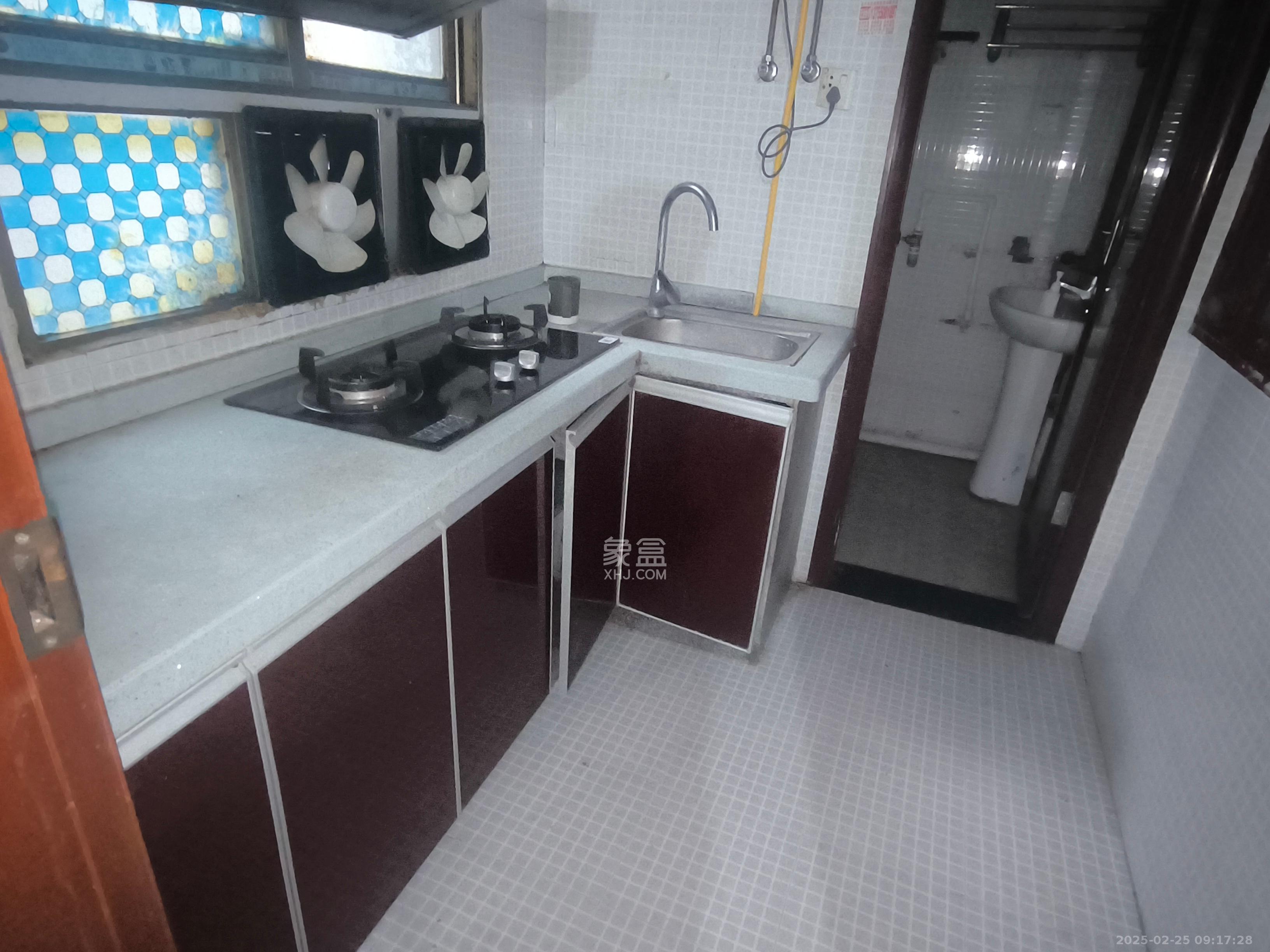 长沙县疾控中心宿舍  3室2厅1卫    1900.0元/月 长沙县疾控中心宿舍  3室2厅1卫    1900.0元/月室内图