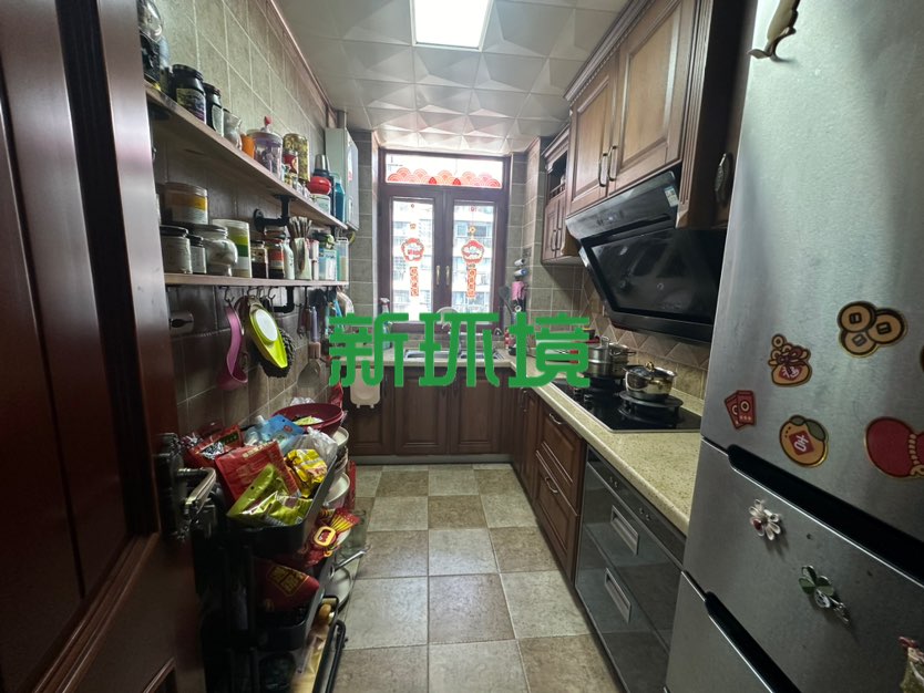 华都国际花园 4室2厅2卫 135.8万 华都国际花园 4室2厅2卫 135.8万客厅