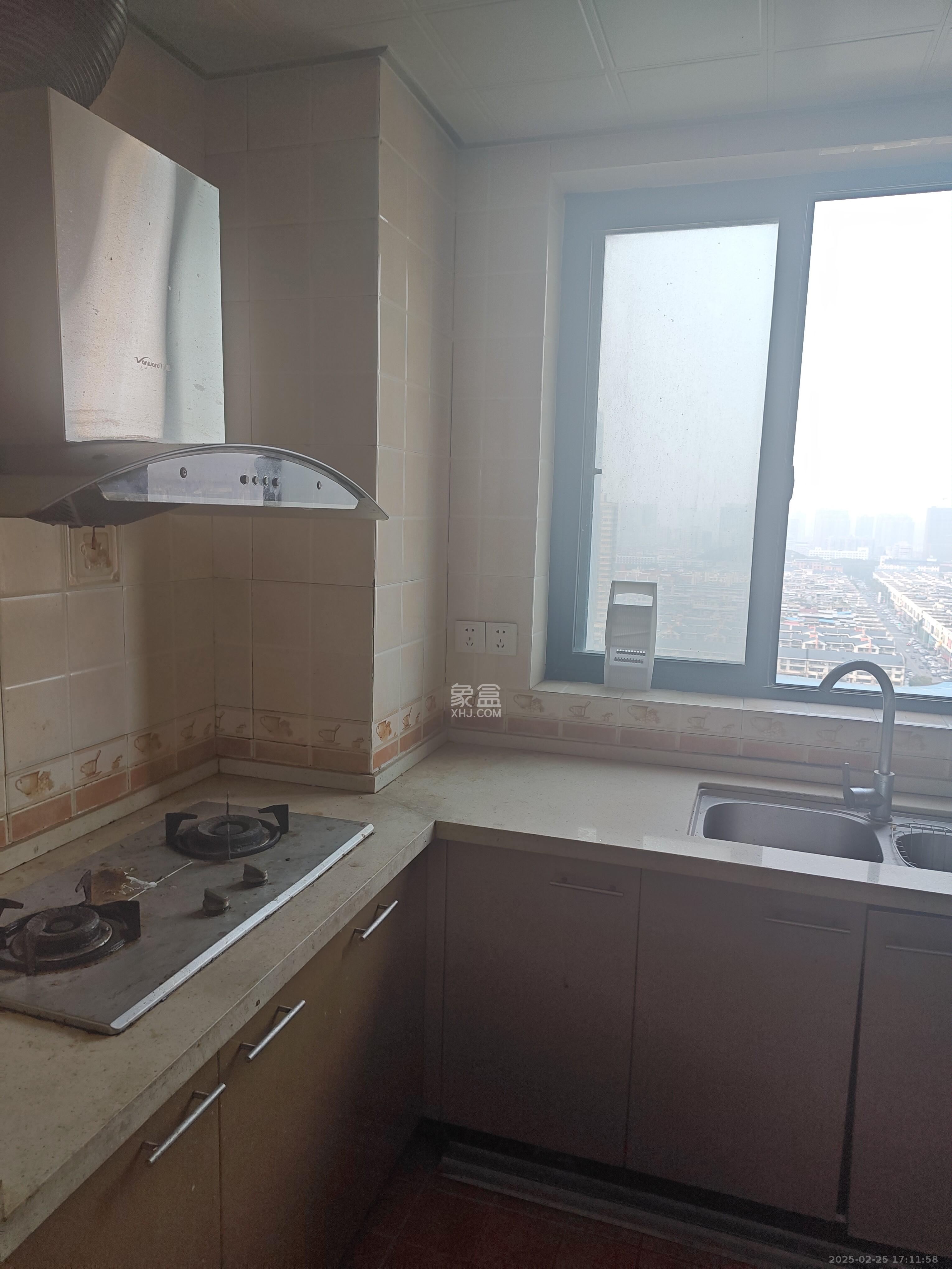东玺门  2室2厅1卫   2300.00元/月室内图