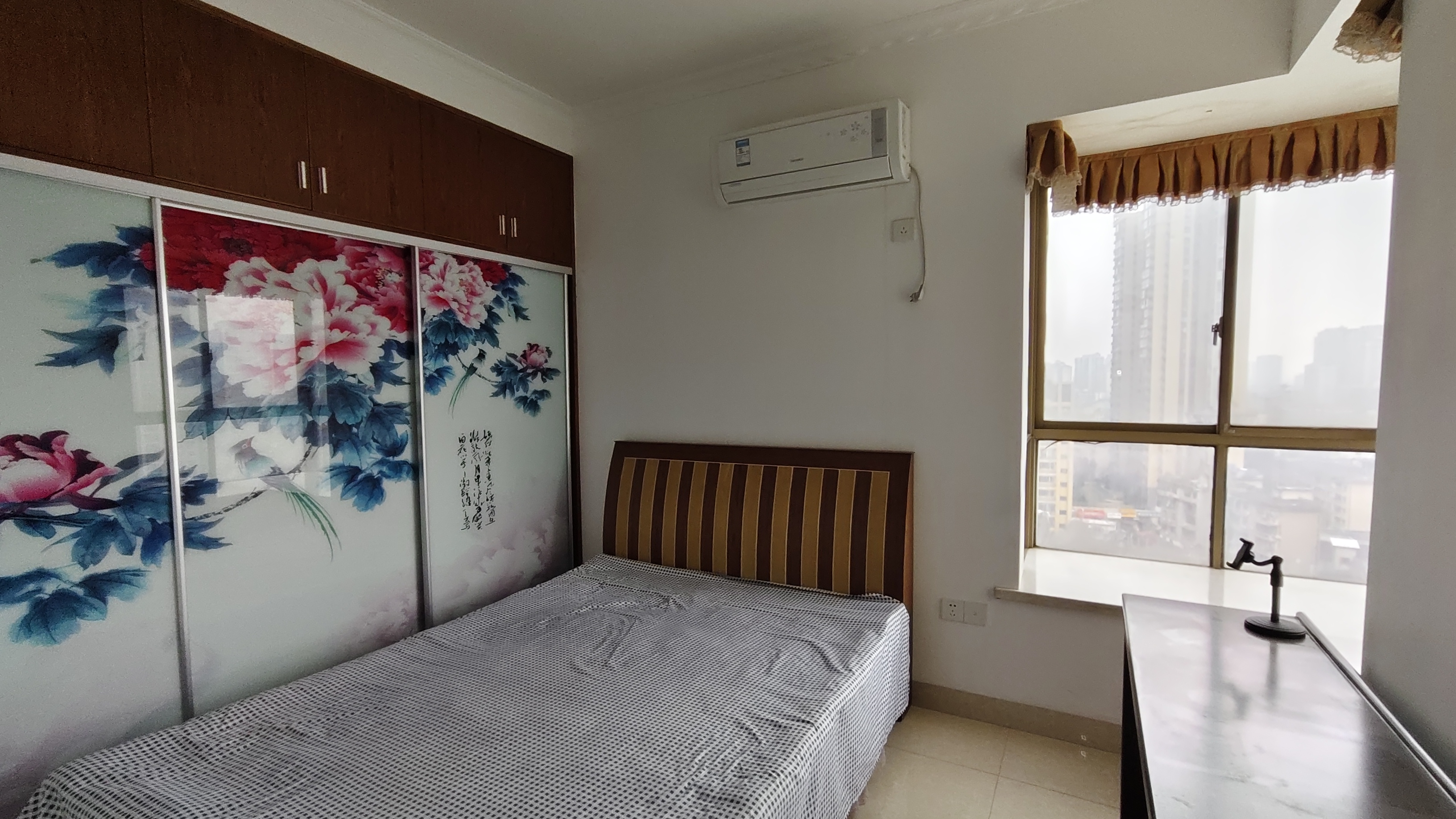 中天国际花园  3室2厅2卫    64.8万 中天国际花园  3室2厅2卫    64.8万客厅