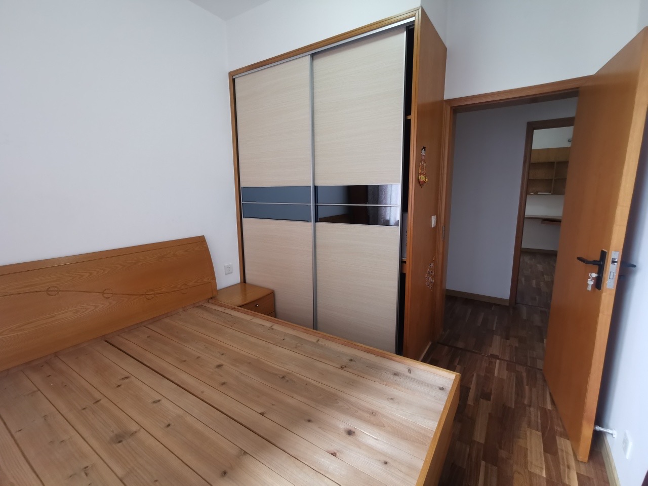 大同芙蓉 4室2厅1卫 105.0万 大同芙蓉 4室2厅1卫 105.0万客厅