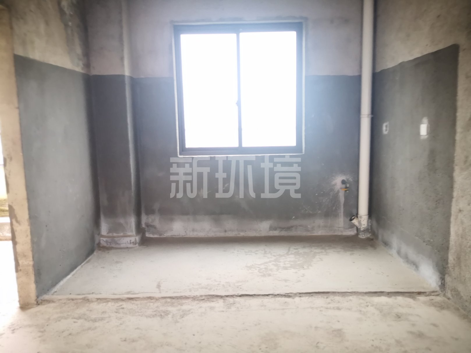 江与城  4室2厅2卫   137.80万客厅