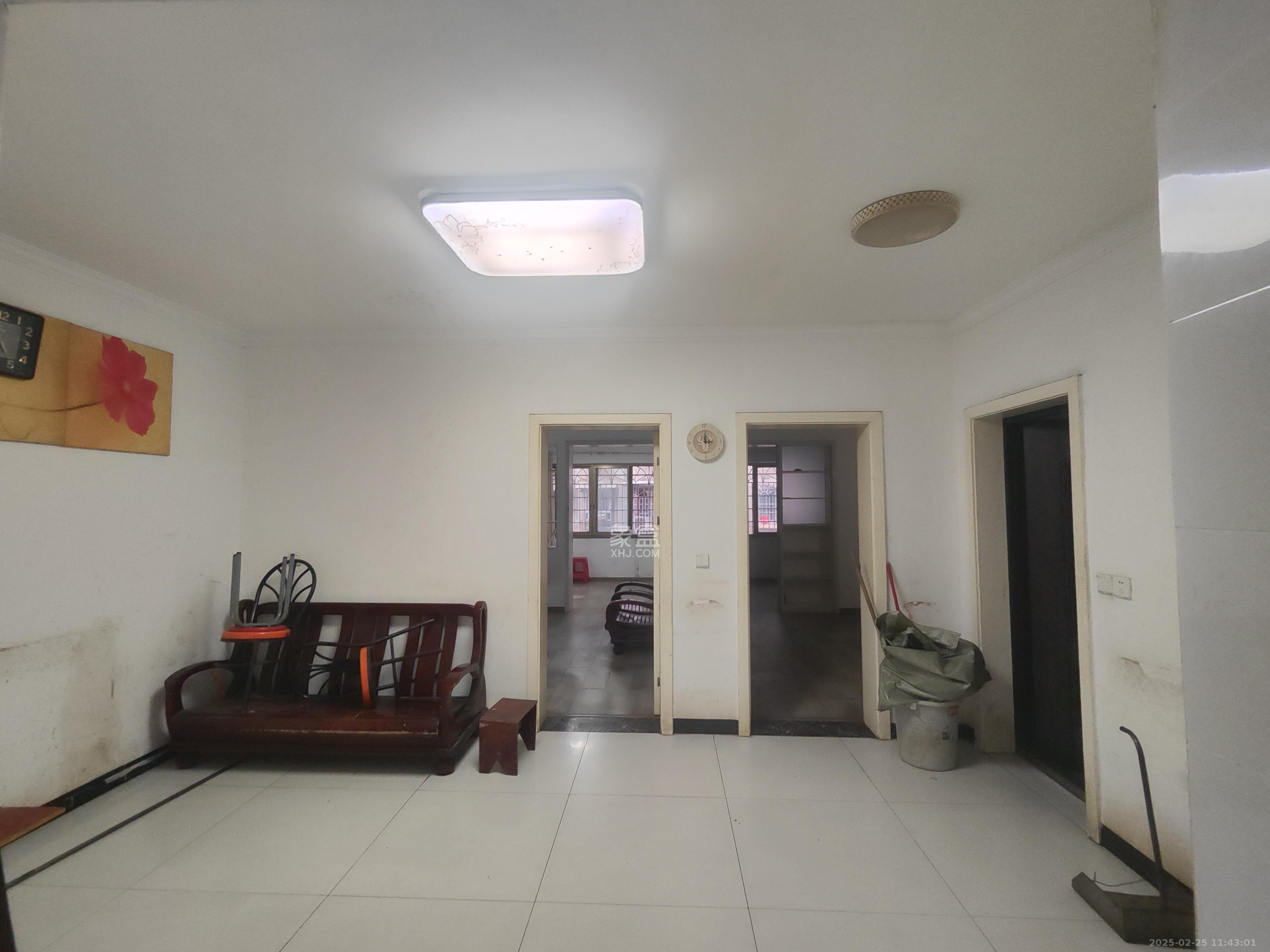 长沙县公路管理局单位房 3室1厅1卫 2200.00元/月 长沙县公路管理局单位房 3室1厅1卫 2200.00元/月室内图