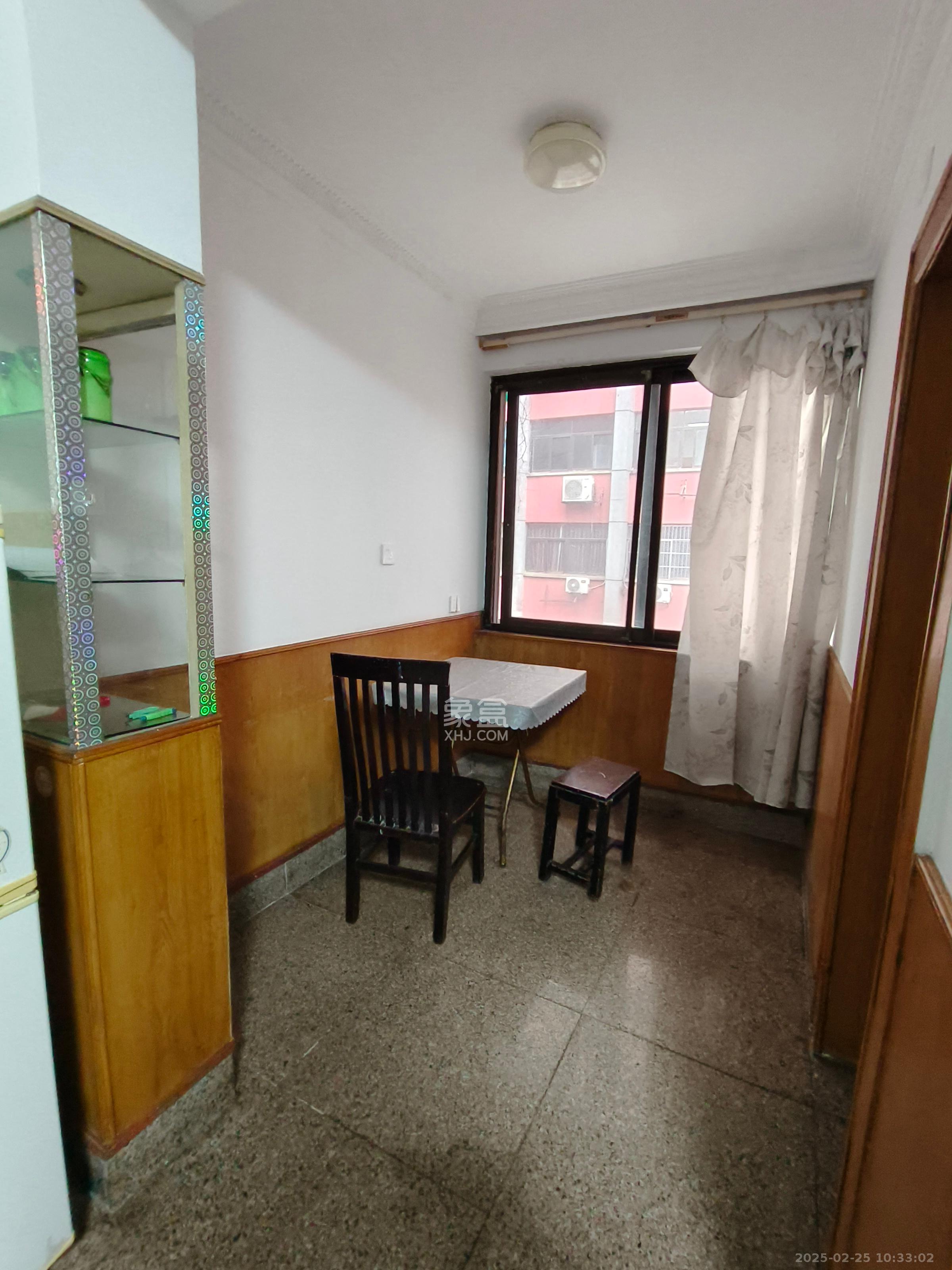 长勘小区 2室1厅1卫 2500.0元/月 长勘小区 2室1厅1卫 2500.0元/月室内图