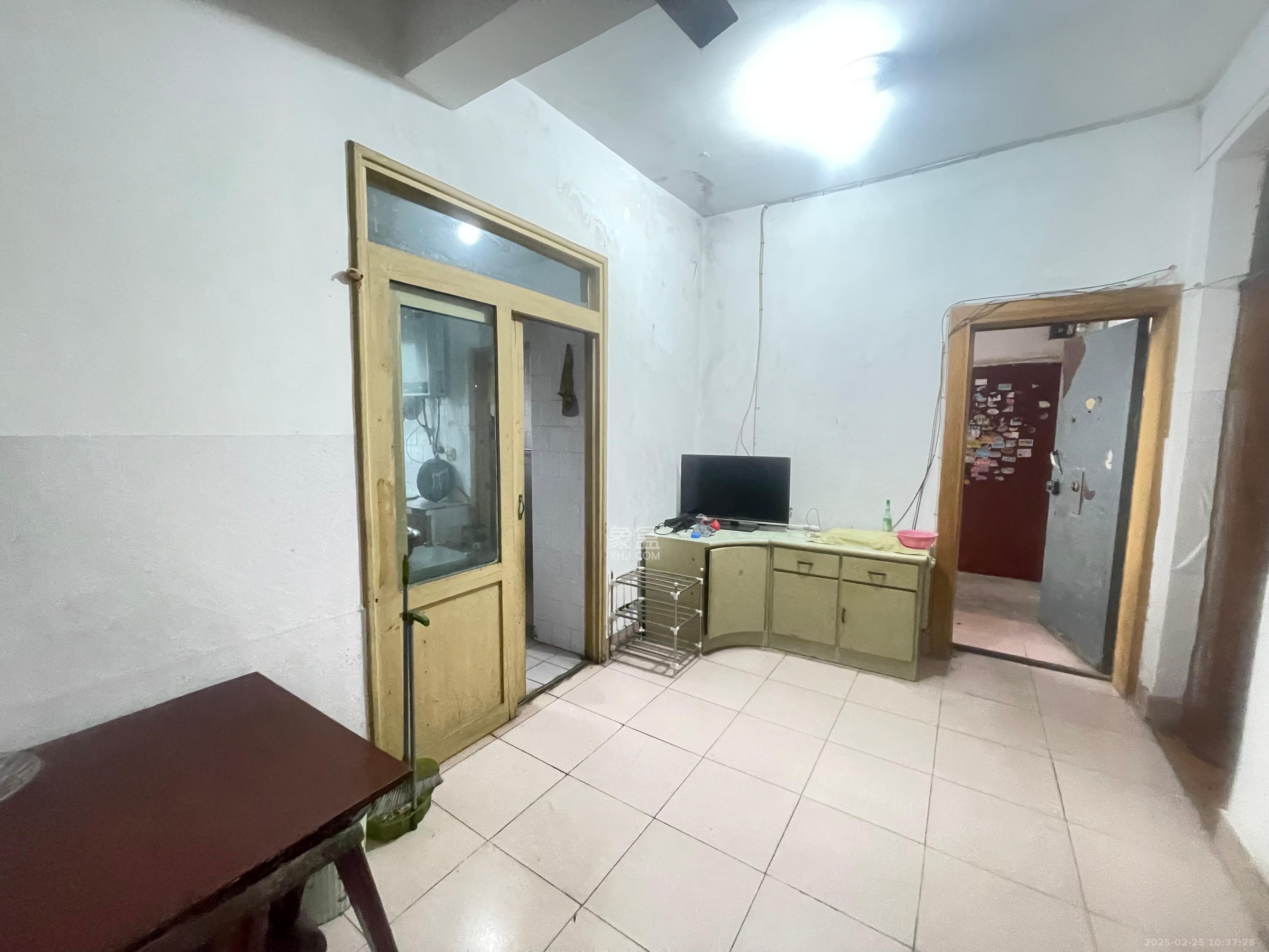 湖南省冶金材料研究所宿舍 2室1厅1卫 1000.0元/月 湖南省冶金材料研究所宿舍 2室1厅1卫 1000.0元/月室内图