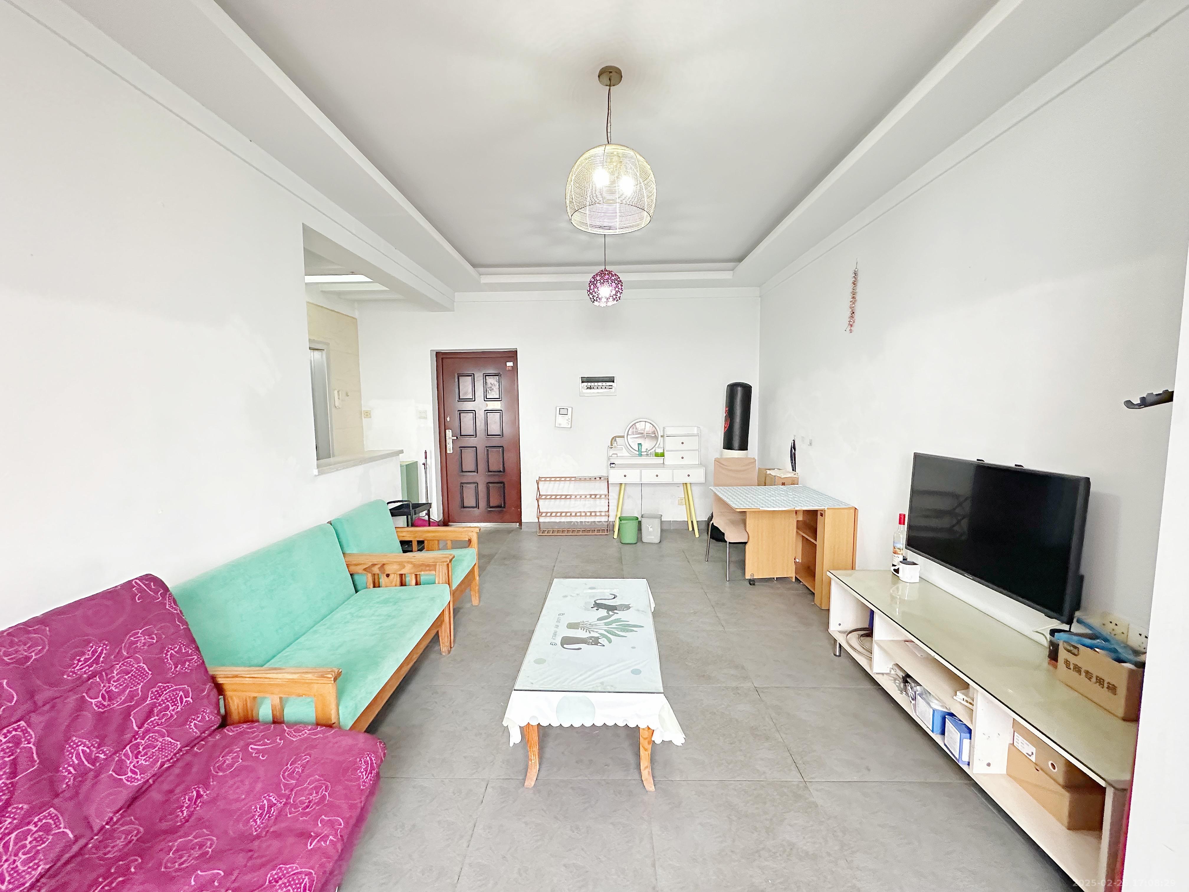 中地凯旋城 1室1厅1卫 1300.0元/月 中地凯旋城 1室1厅1卫 1300.0元/月室内图