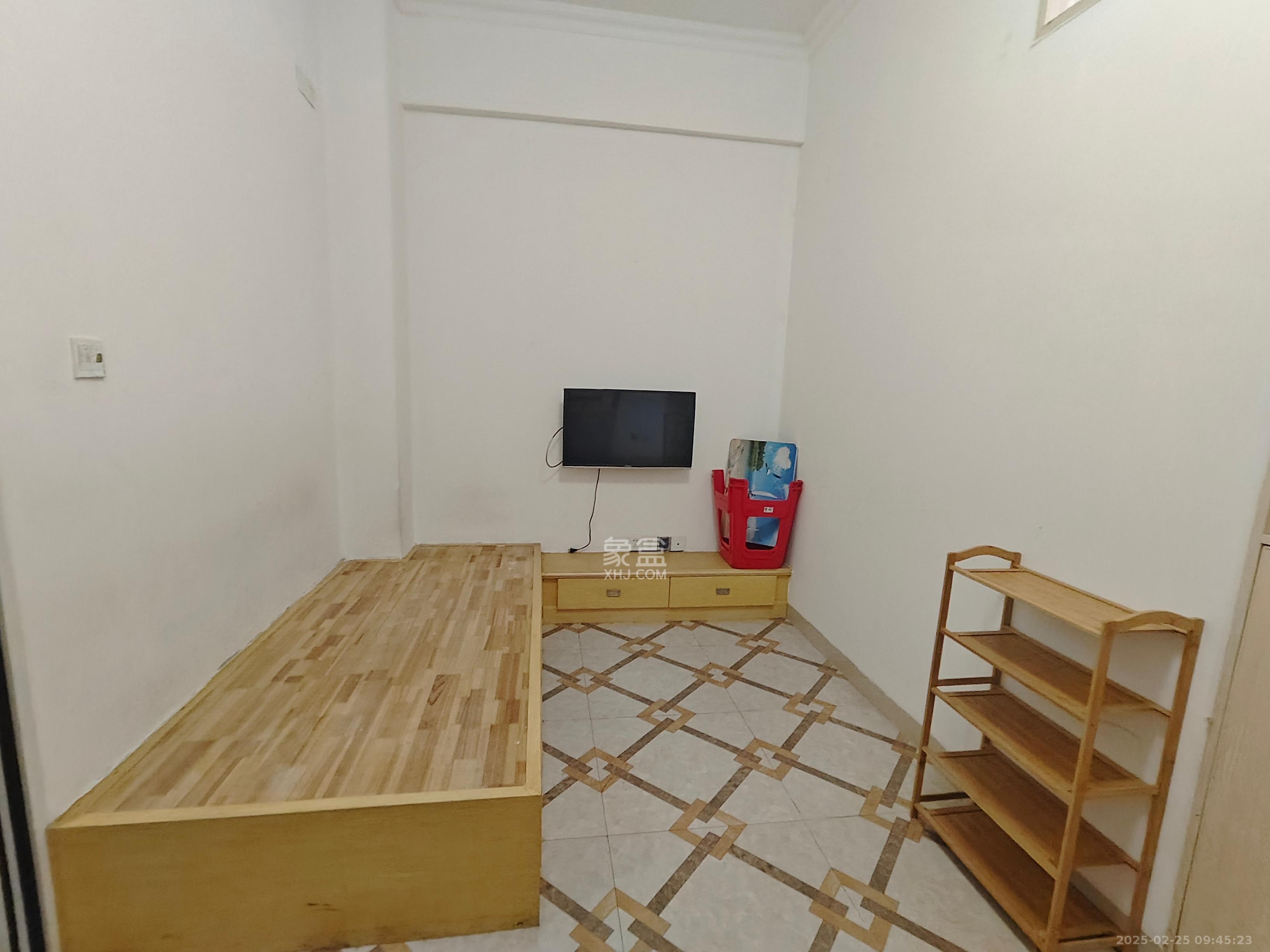 骑龙安置小区 1室0厅0卫 1300.0元/月 骑龙安置小区 1室0厅0卫 1300.0元/月室内图